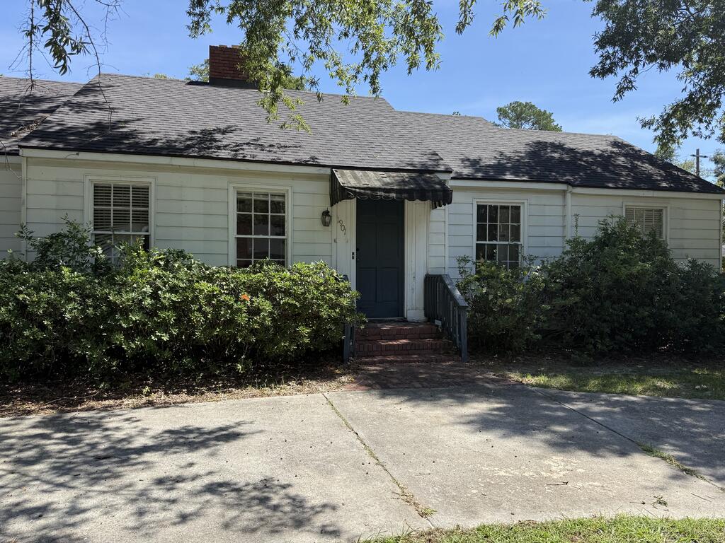 1901 Williams Street — photo