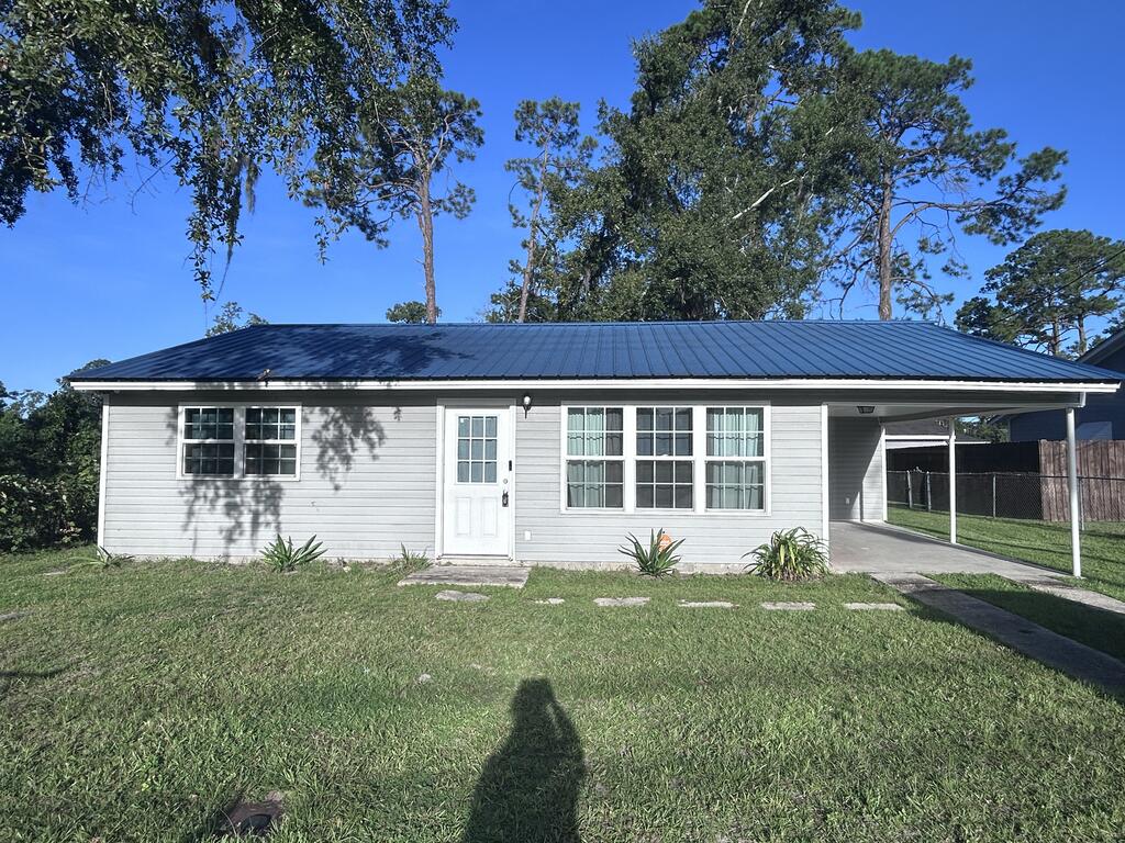 826 Bethune Drive — photo