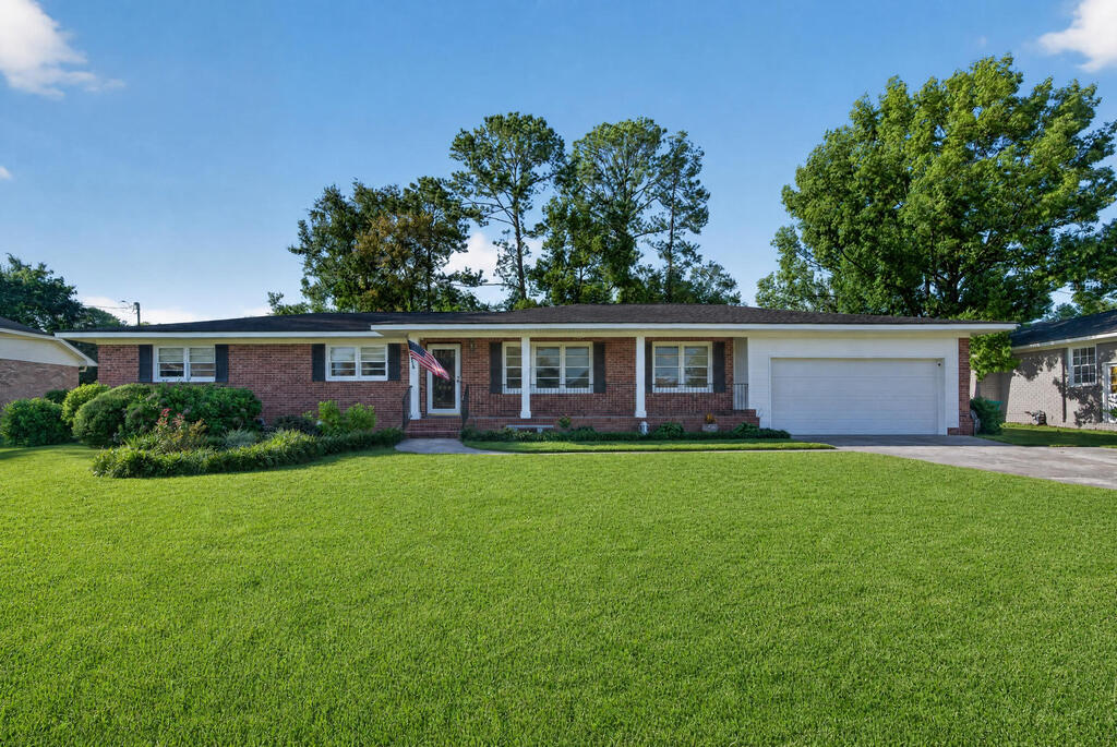 109 Fairway Drive — photo