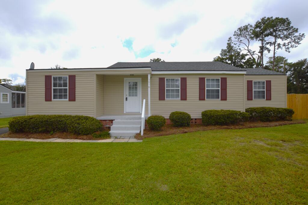 501 Pinetree Road — photo