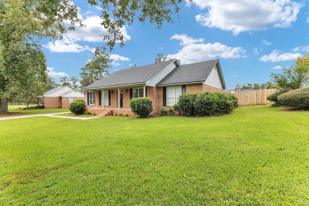 3915 Sweetwater Drive — photo