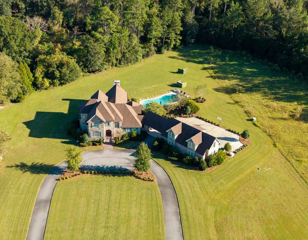 4454 Robert Drive — photo