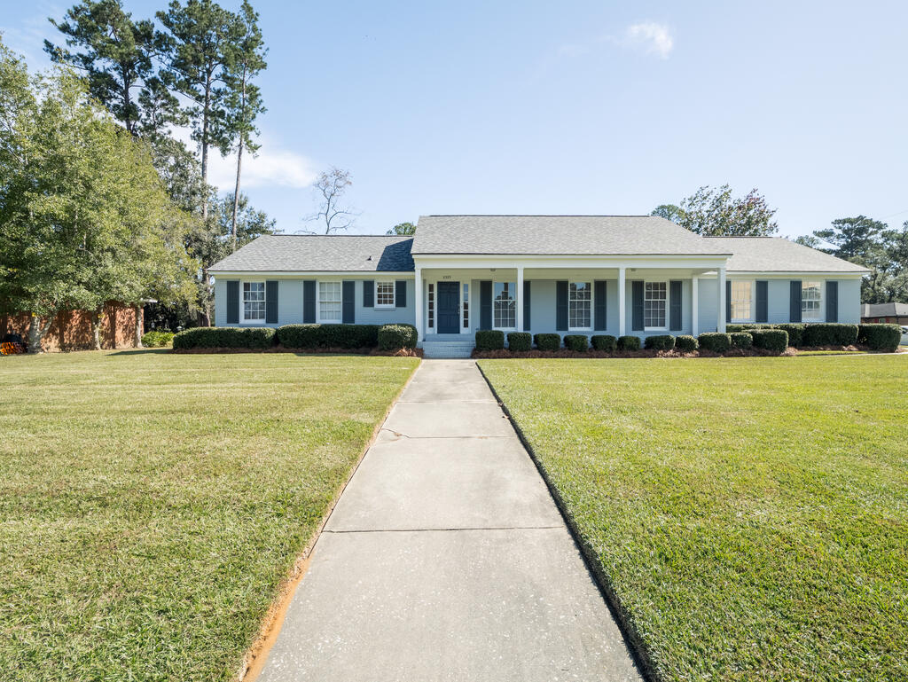 2323 Riverhill Dr — photo