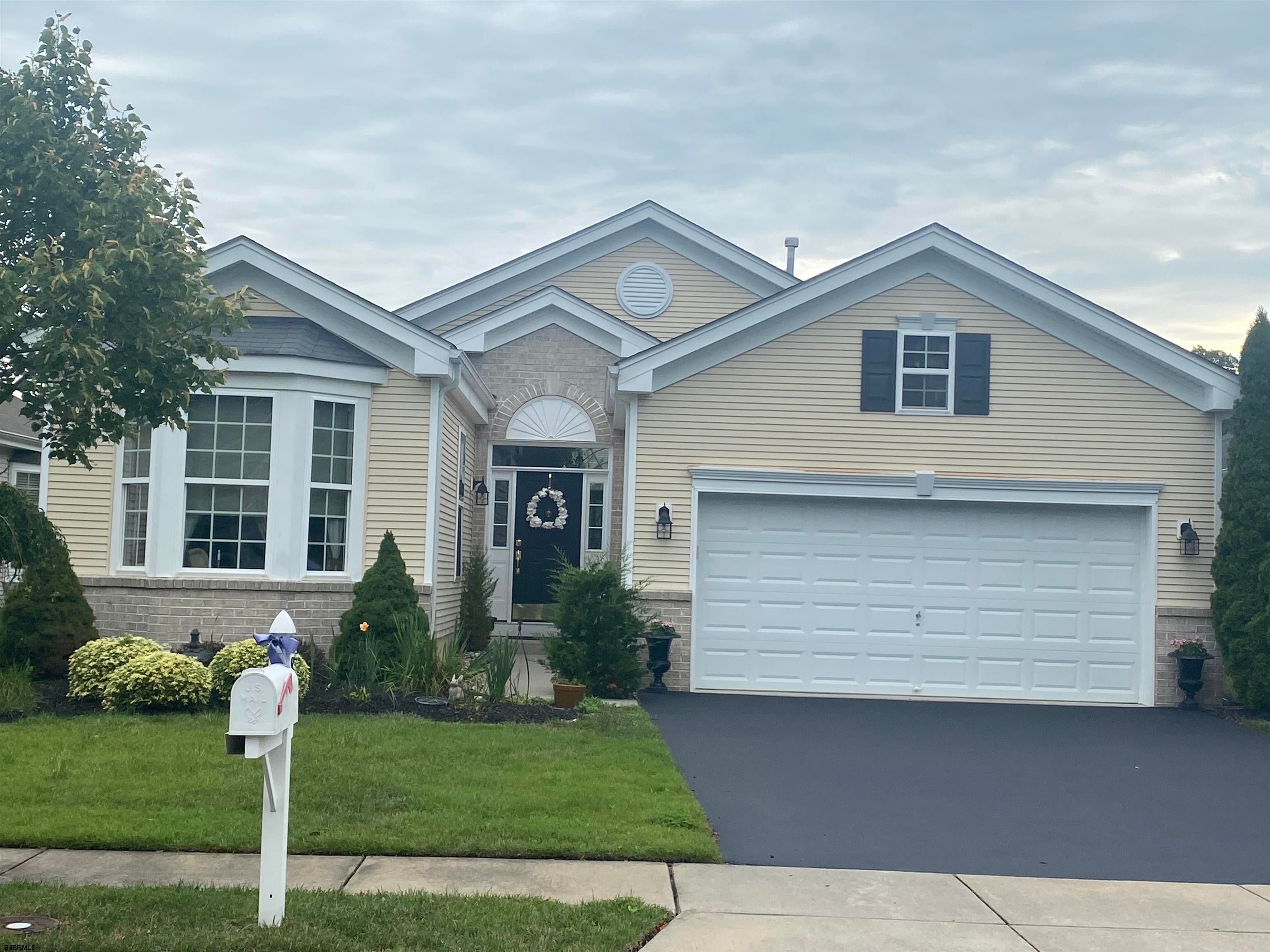 8 Highbury Ct — photo