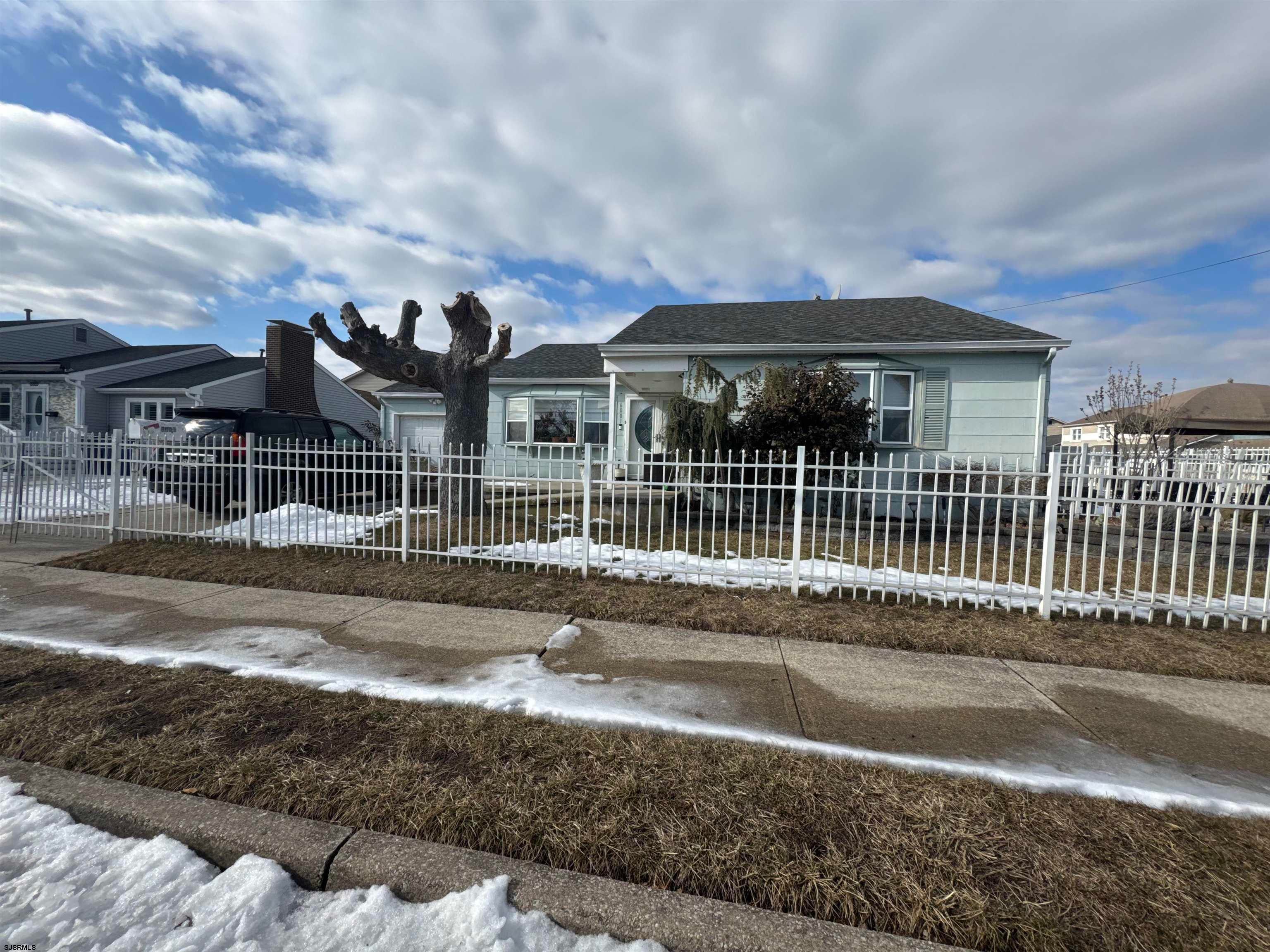 6001 Marshall Ave — photo