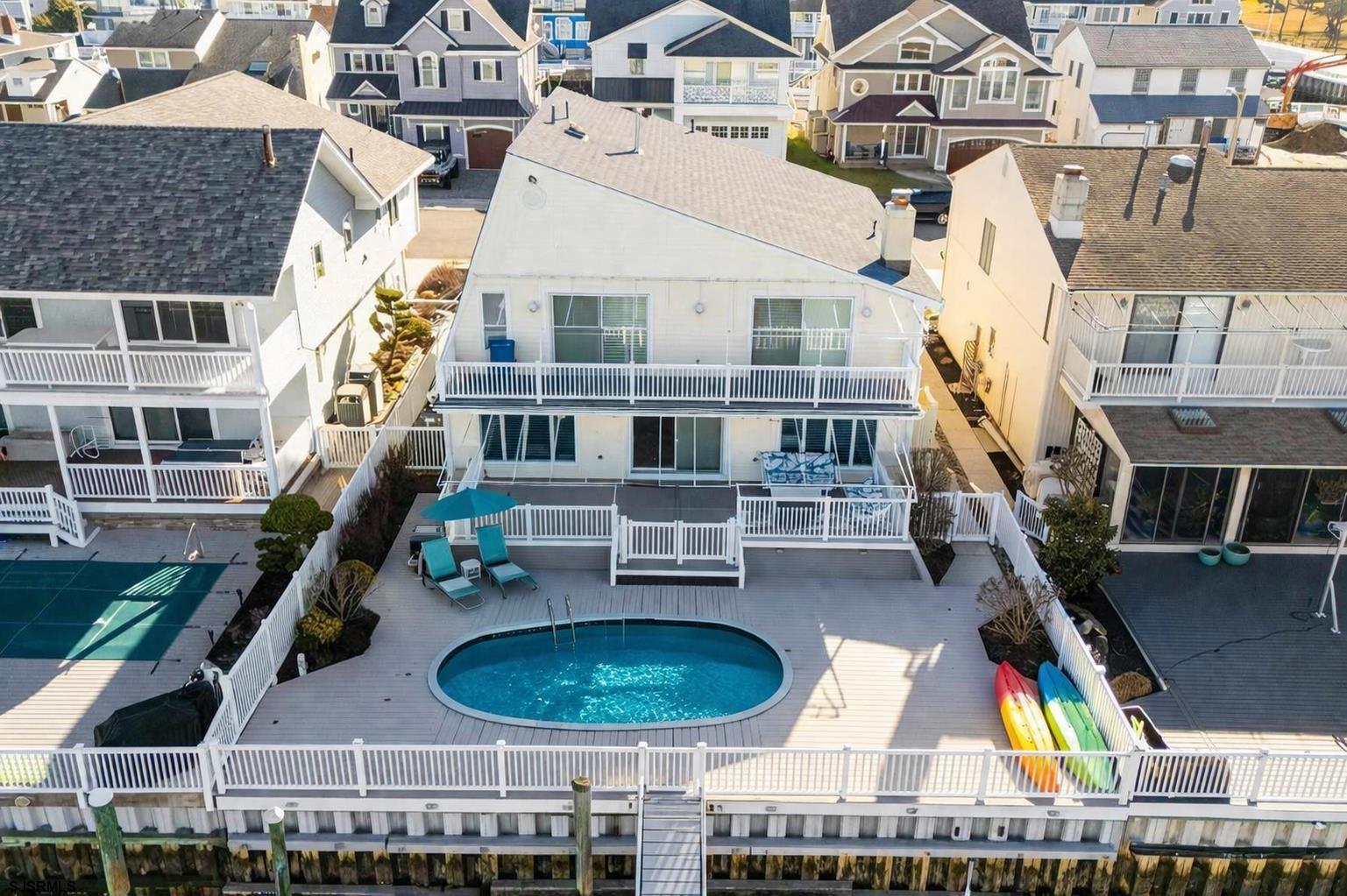 14 Caroline Ln — photo