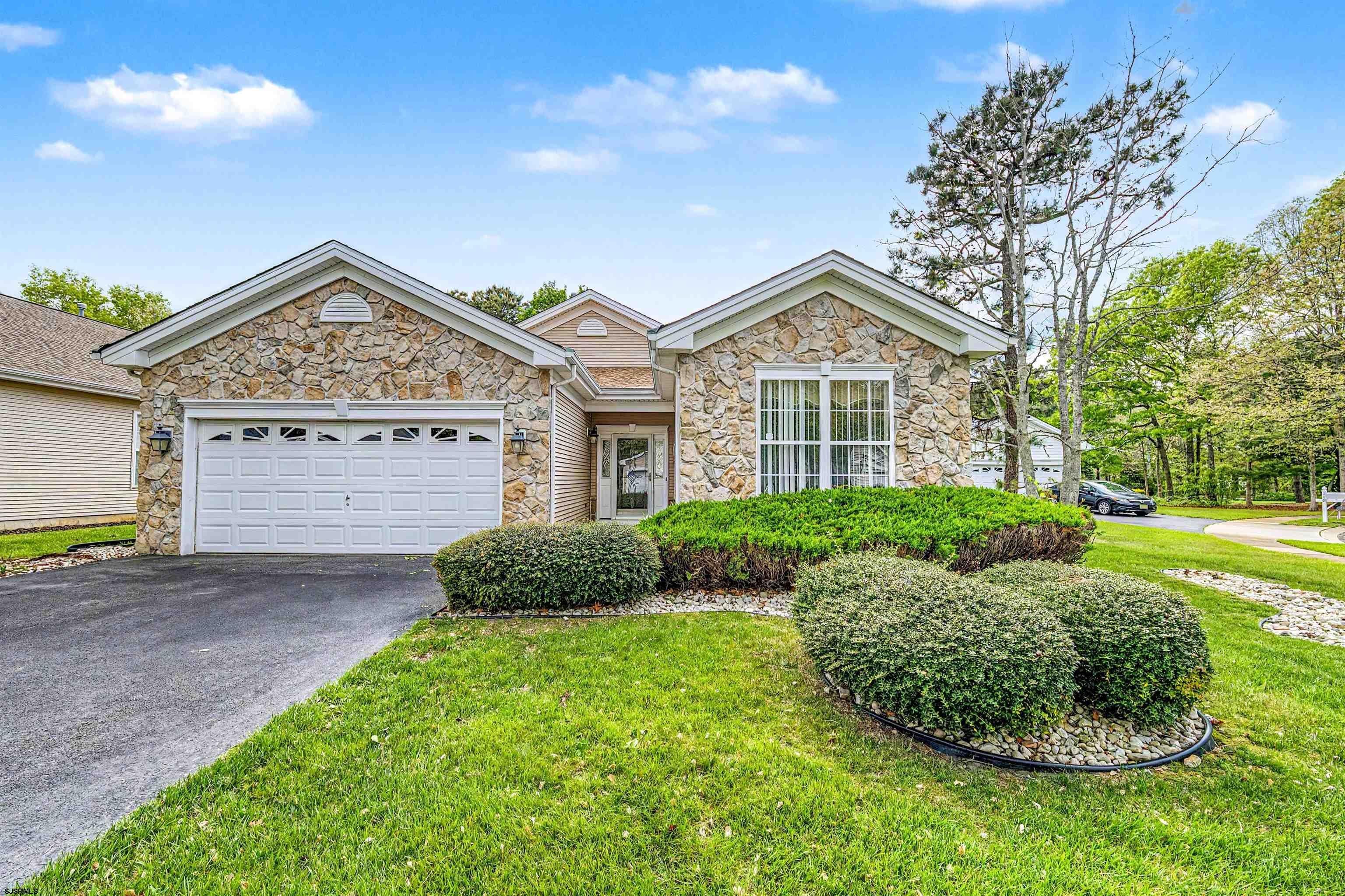 116 Newcastle Ct — photo