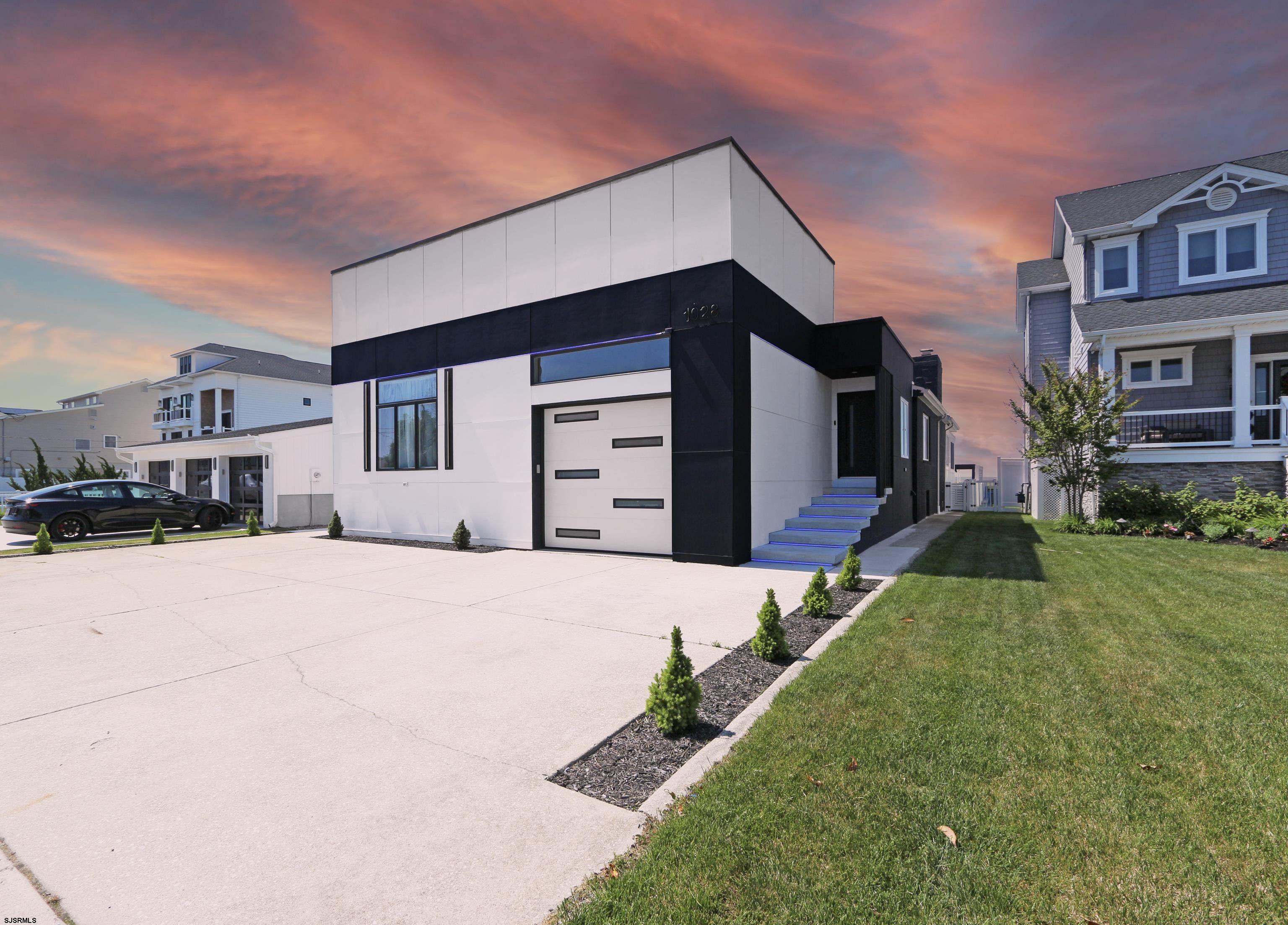 1028 N Shore Dr — photo