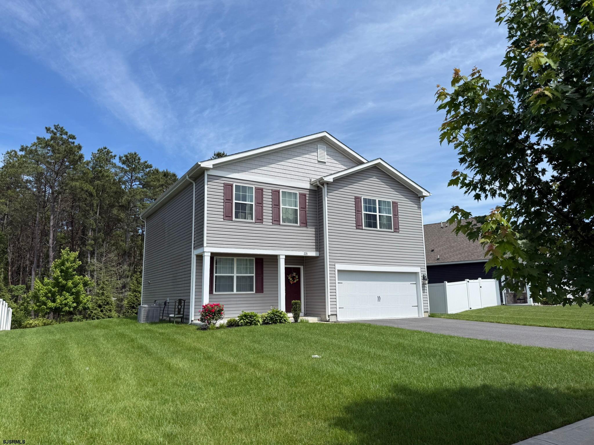 225 Crystal Lake Dr — photo