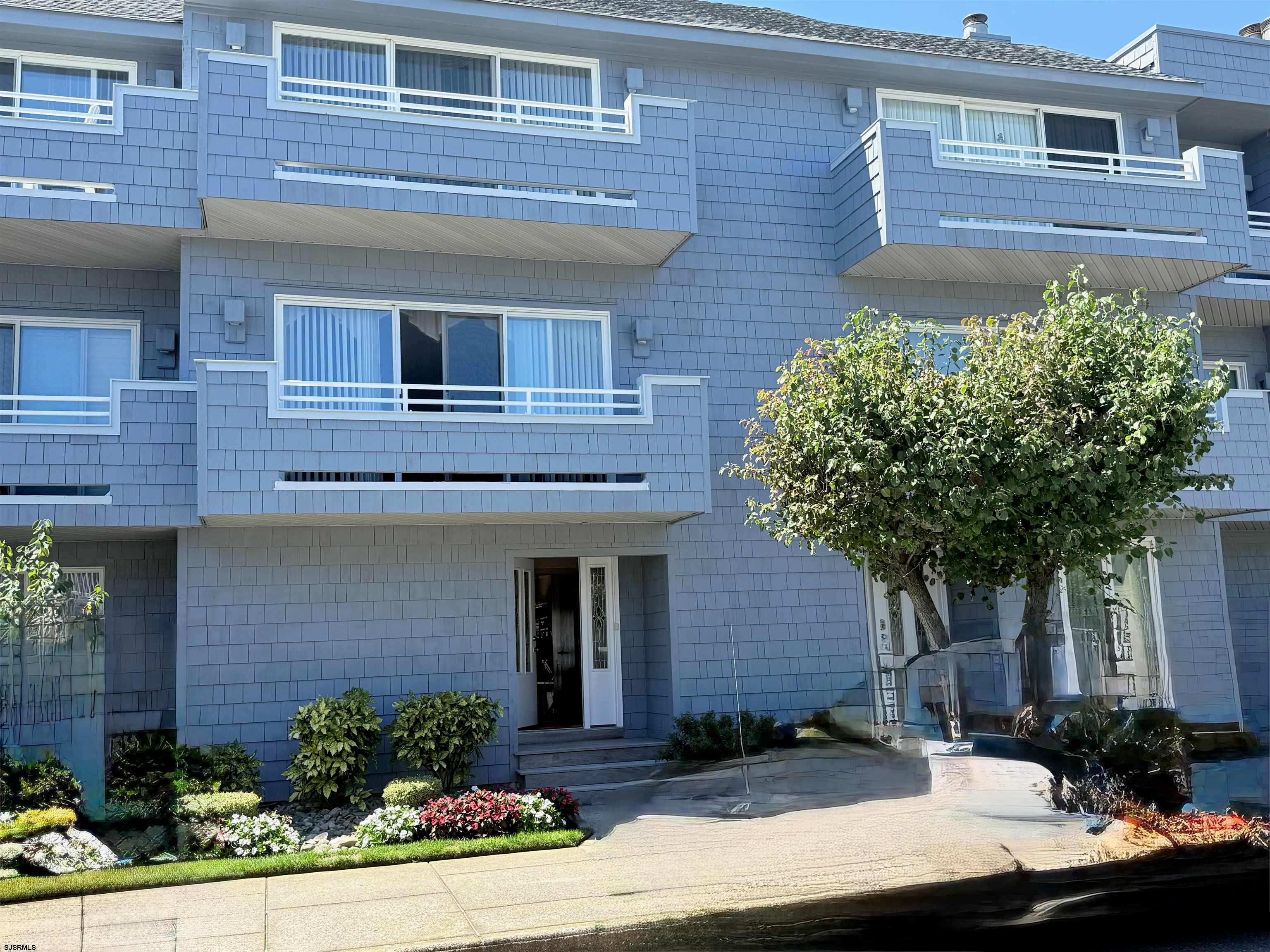 906 Pennlyn 8 — photo