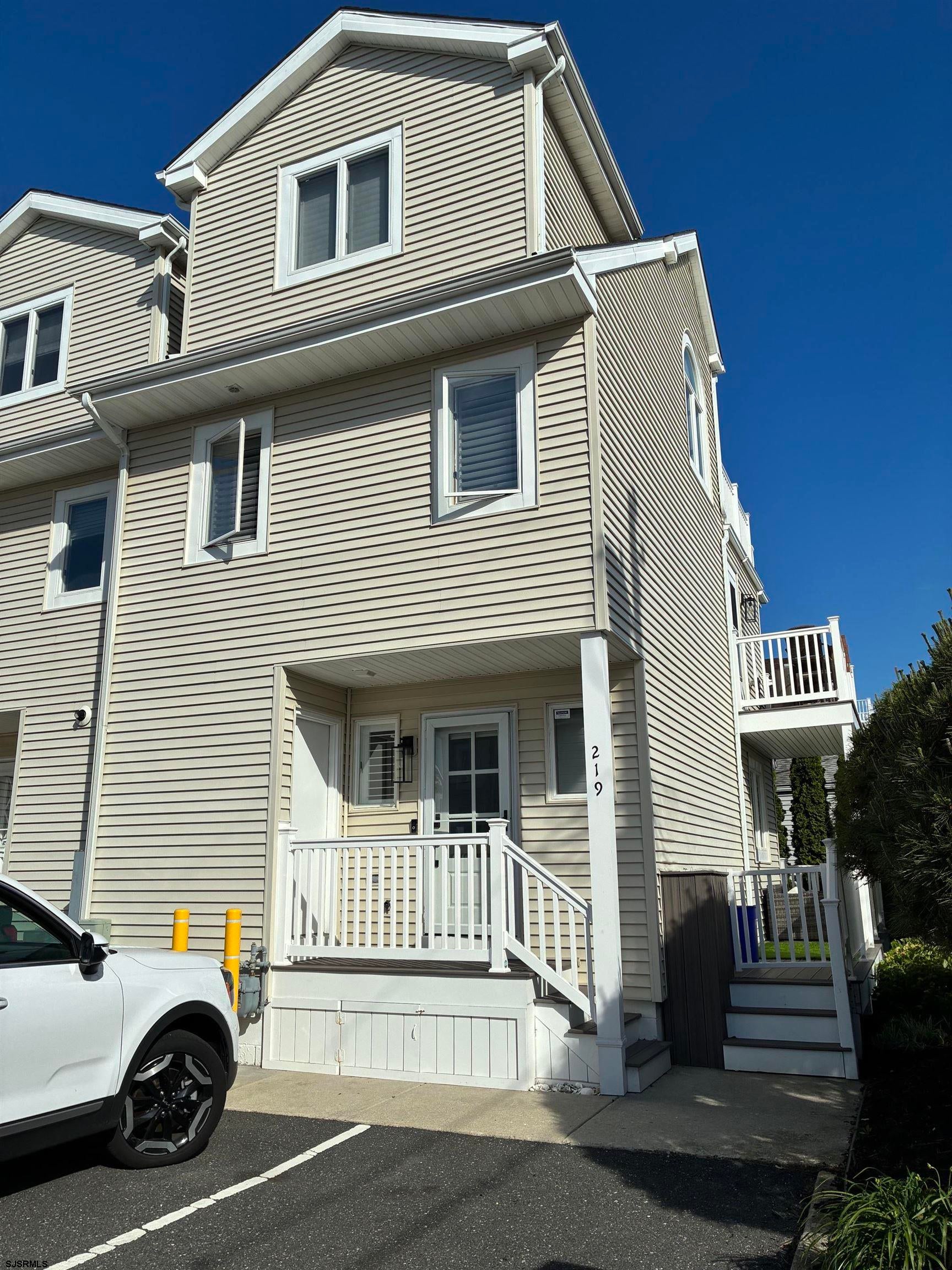 219 N 36 — photo