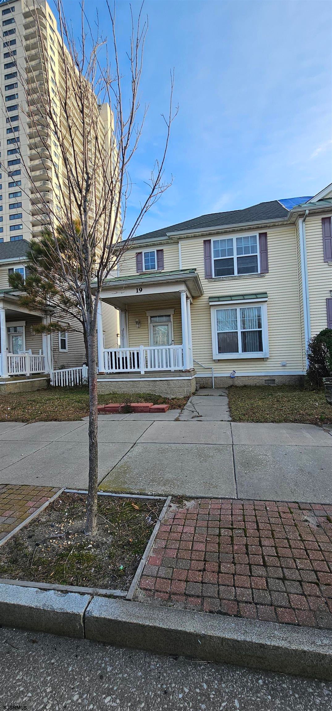21 N New Hampshire Ave — photo
