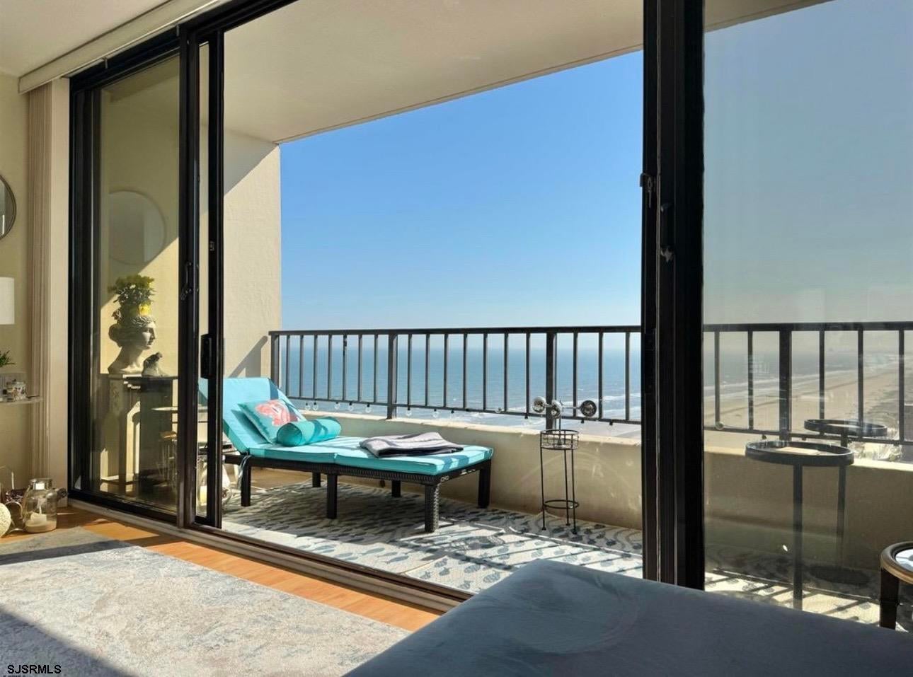 3851 Boardwalk 2406 — photo