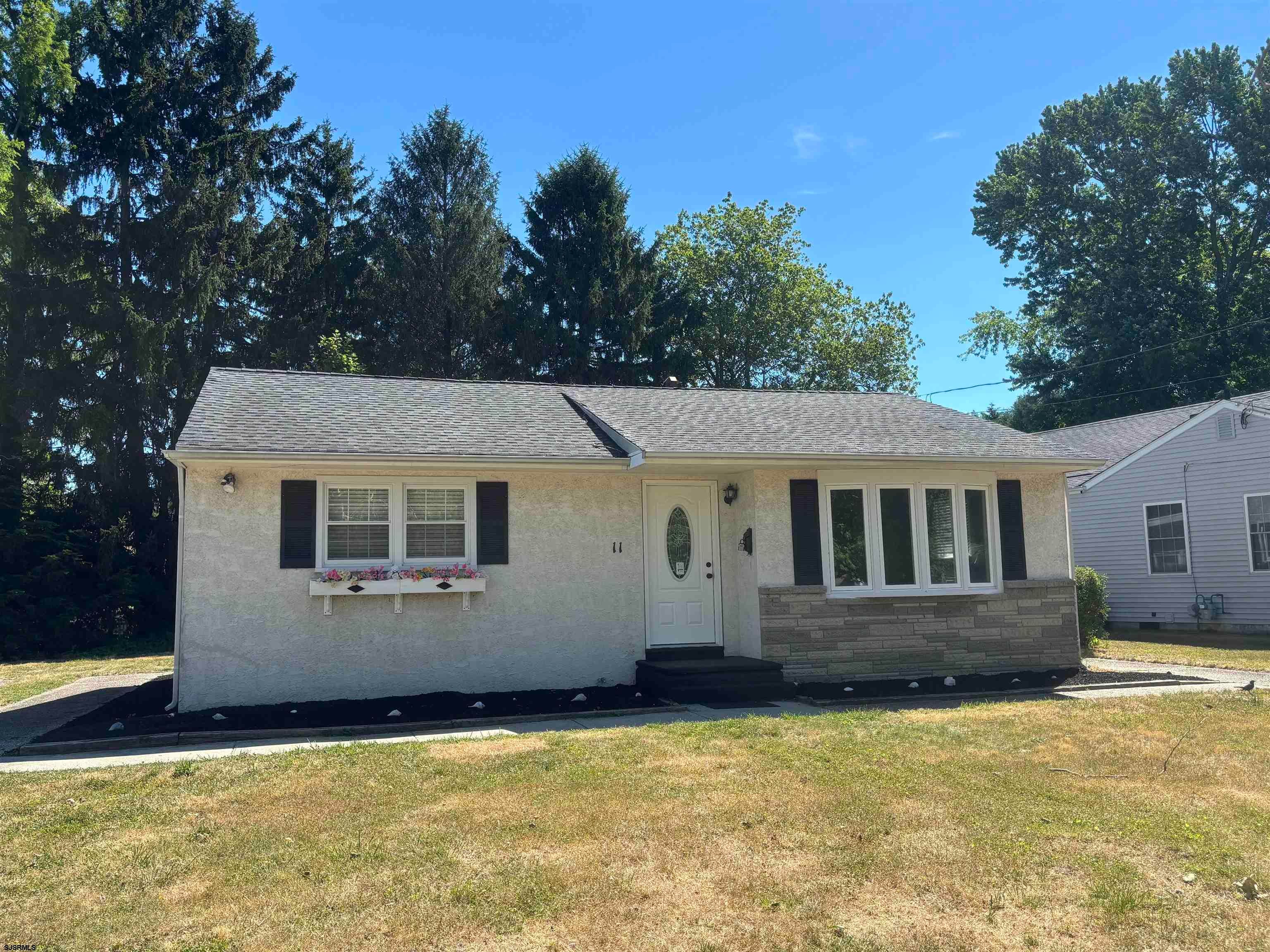 11 Oxford Dr — photo