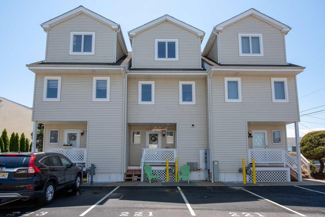 221 N 36 — photo