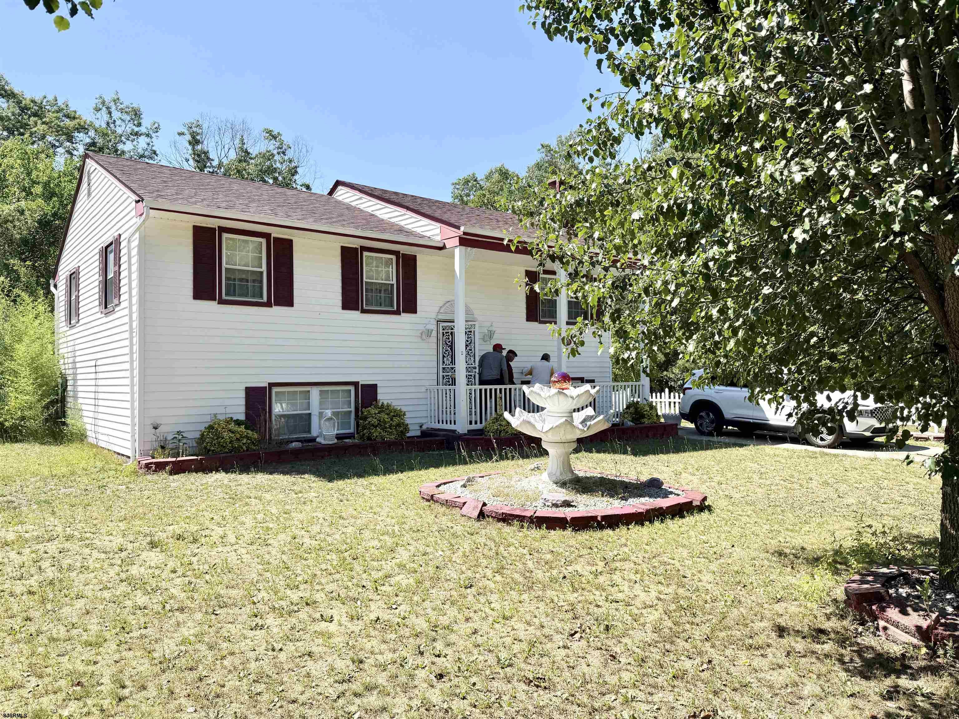 139 Eisenhower Drive — photo