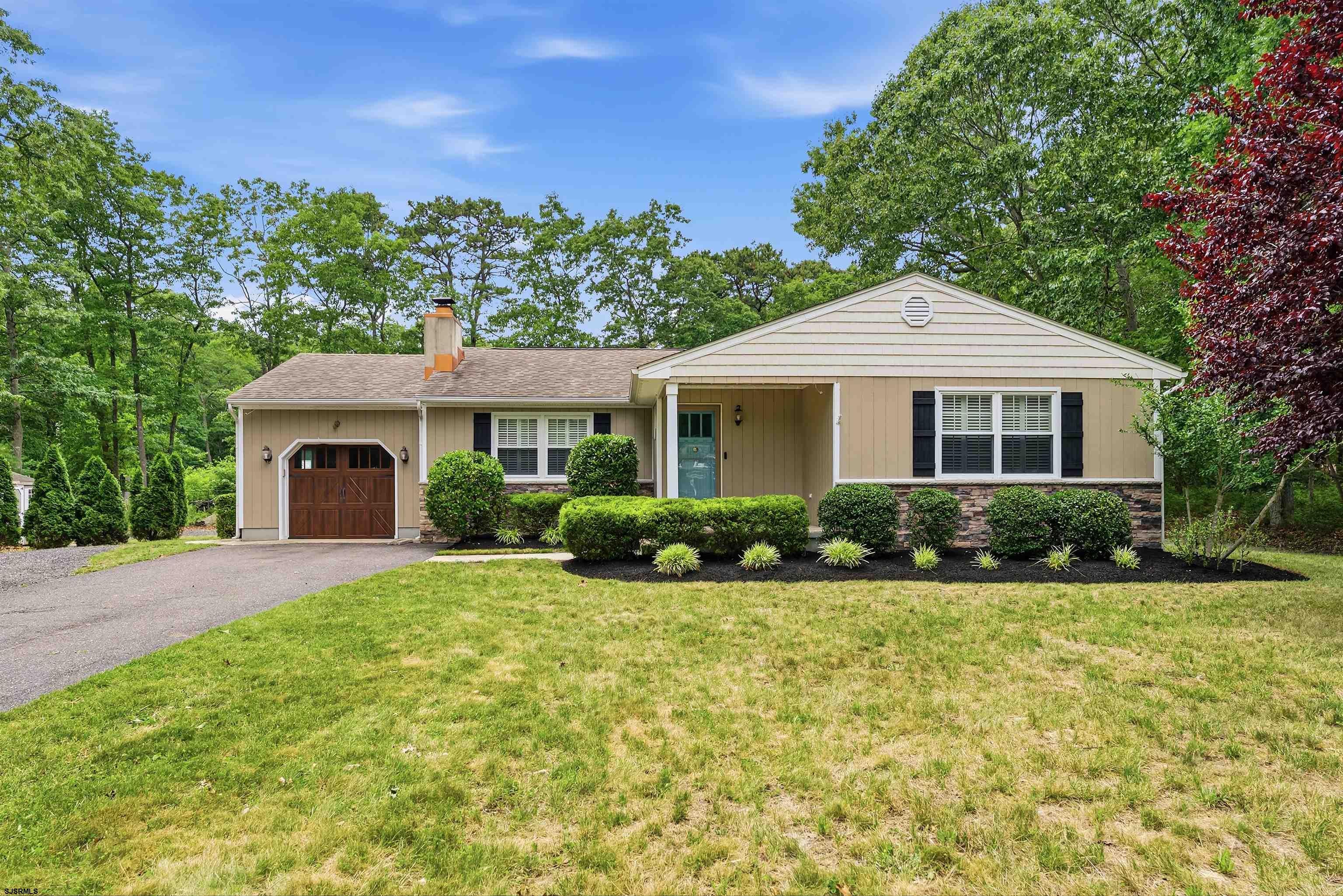 202 E Providence Ct — photo