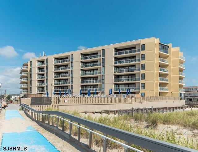 2700 Atlantic 408 — photo