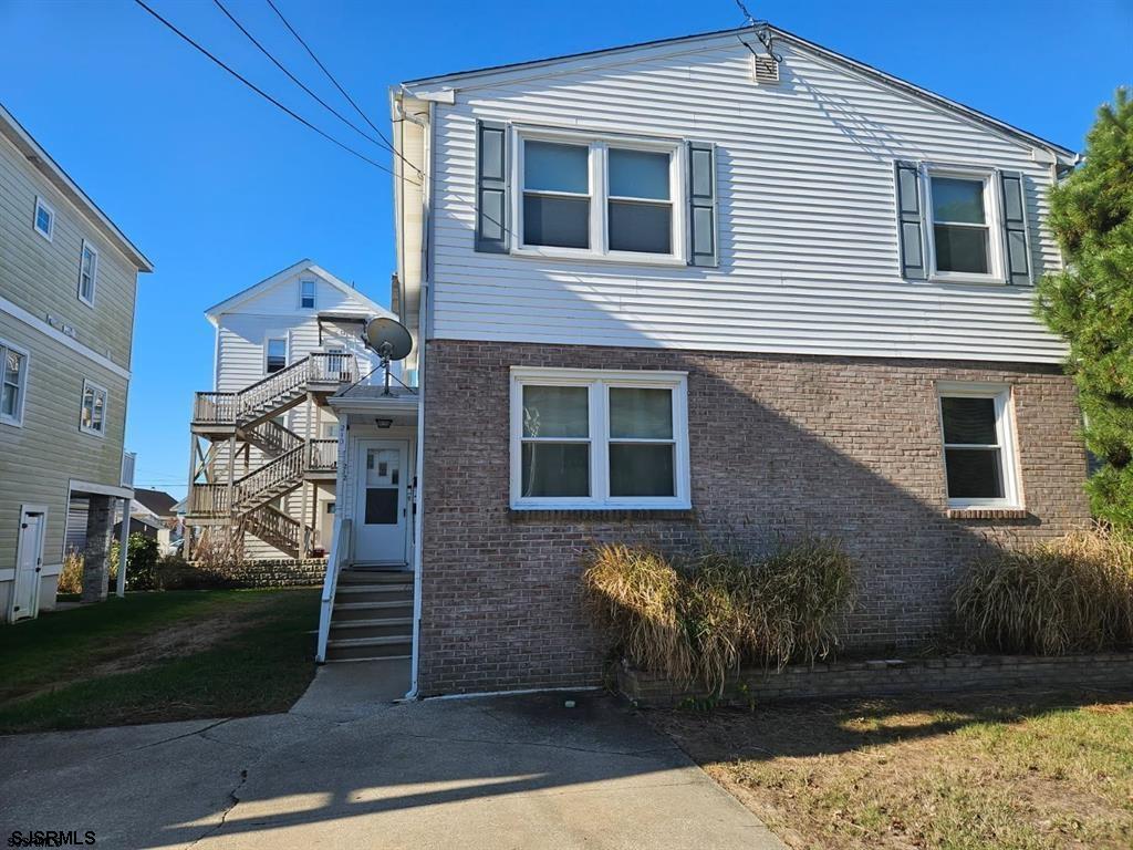 210 N Surrey Ave — photo