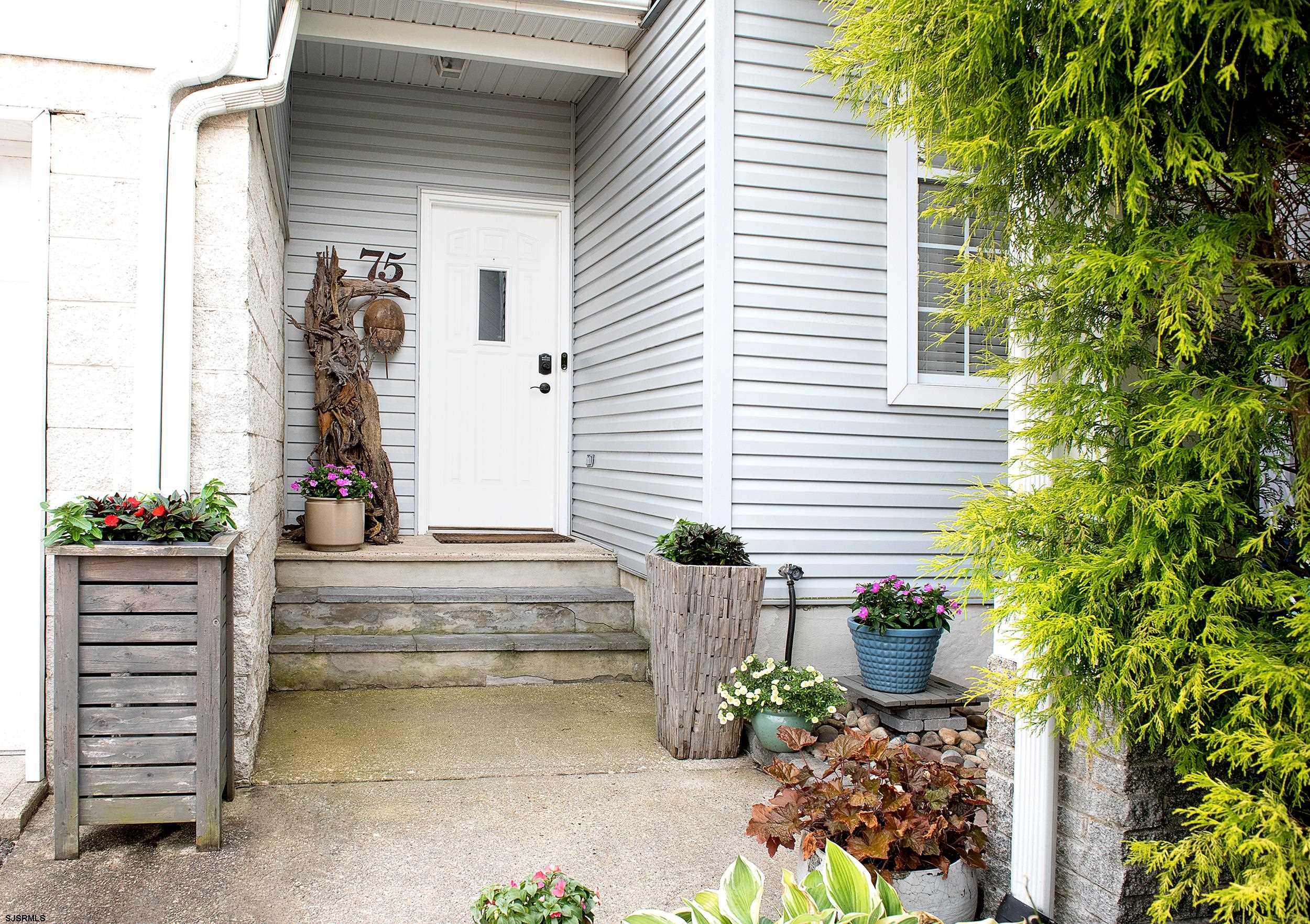 75 E Woodland Ave — photo