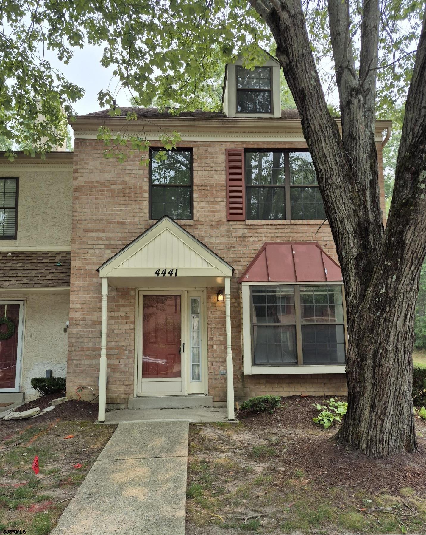 4441 Yorktown 4441 — photo