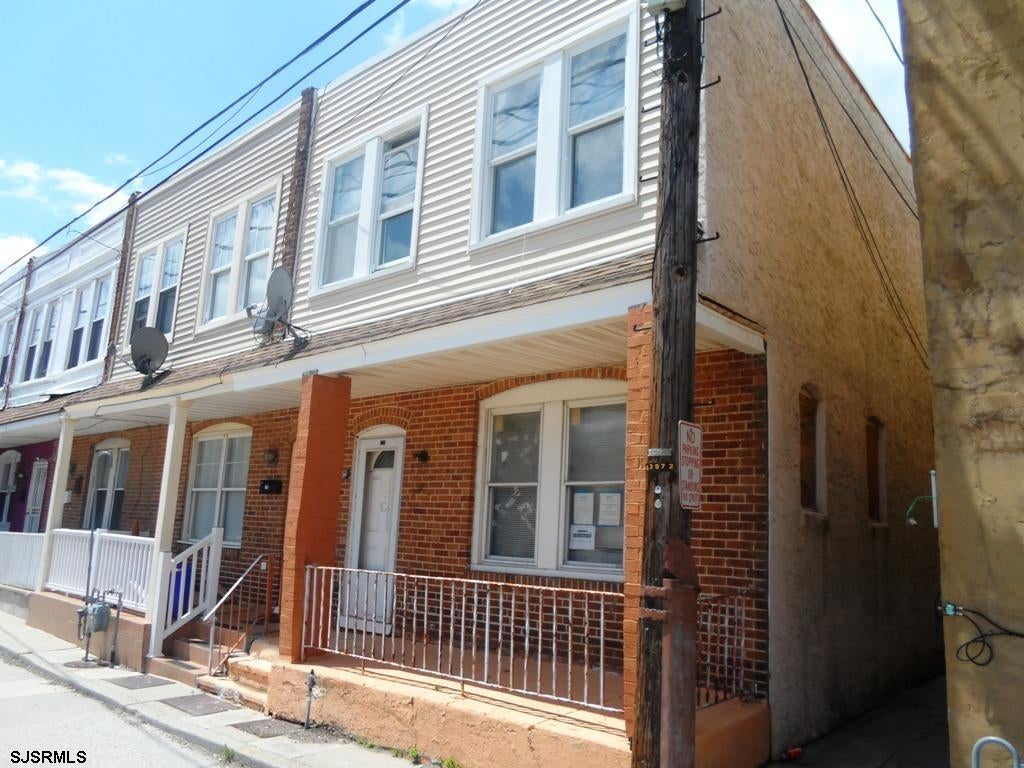 719 Harris Pl — photo