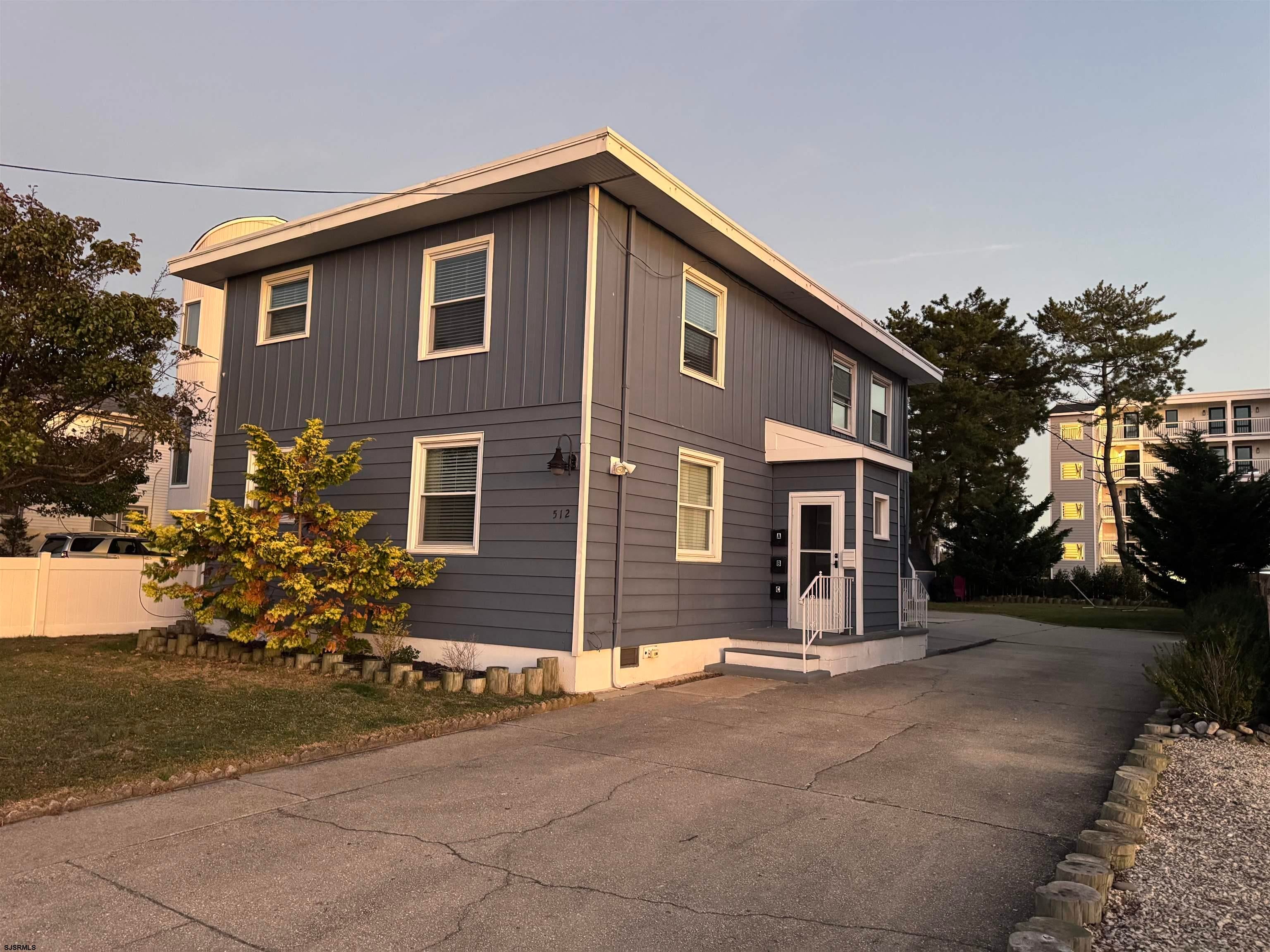 512 a W Brigantine — photo