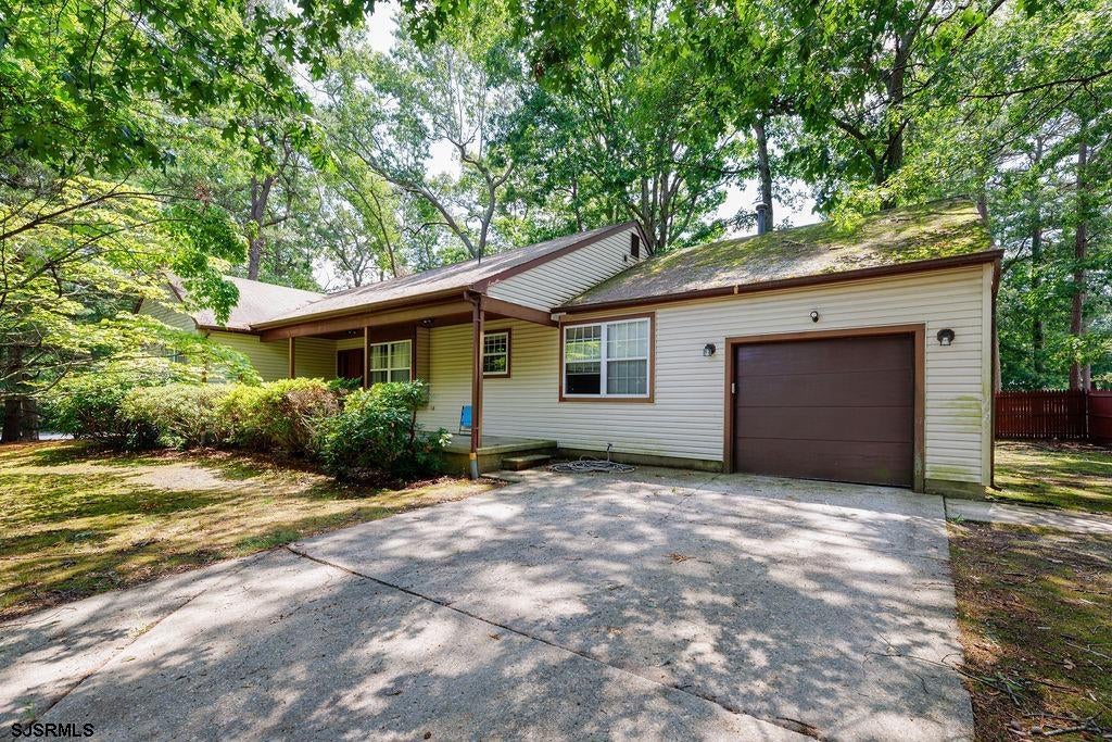 500 Arbor Ct — photo