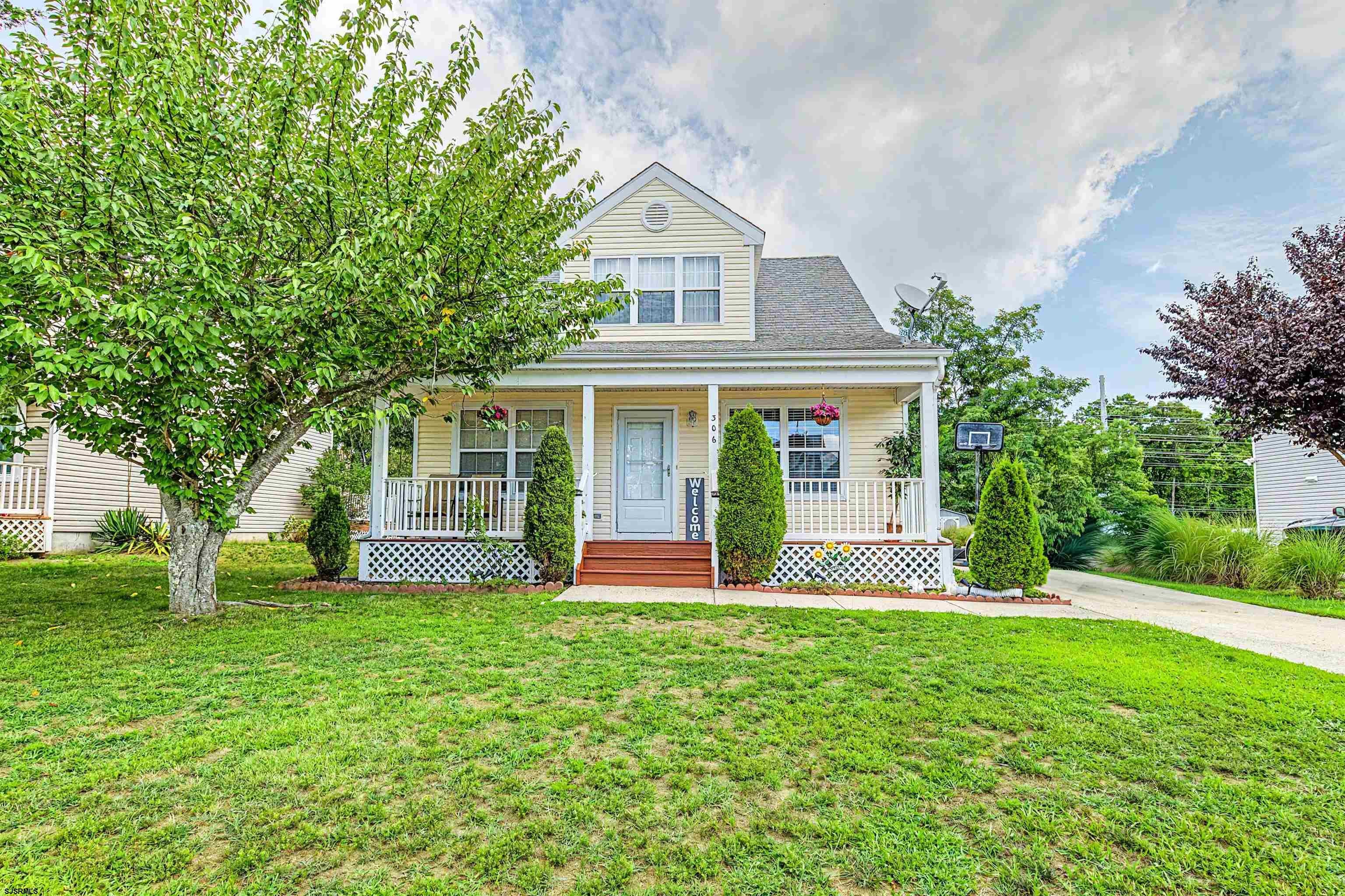 306 Mallard Ct — photo