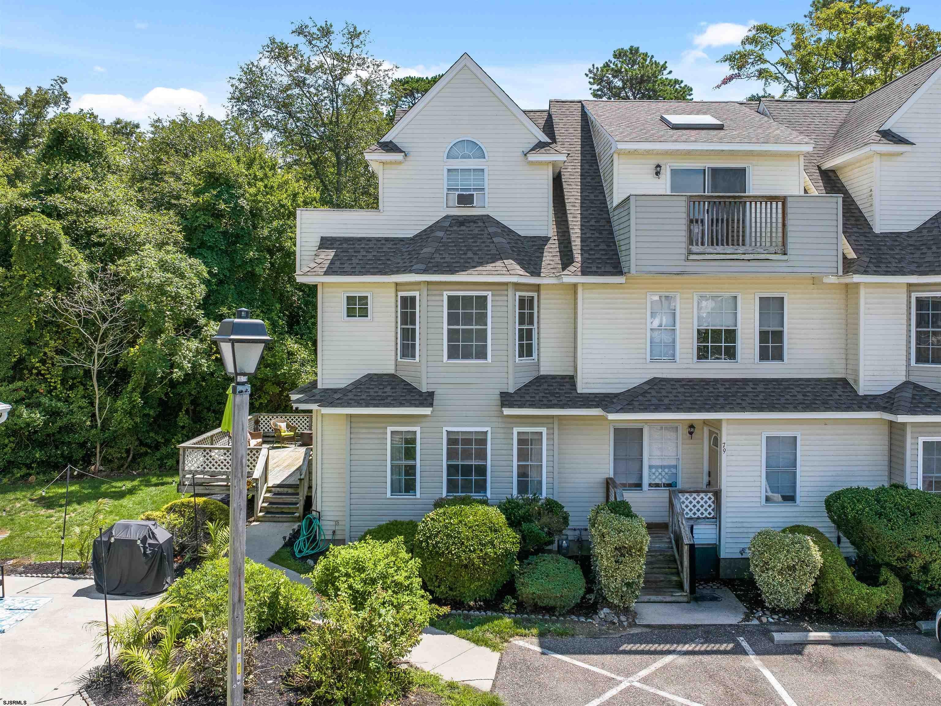 78 Catherine Ct — photo