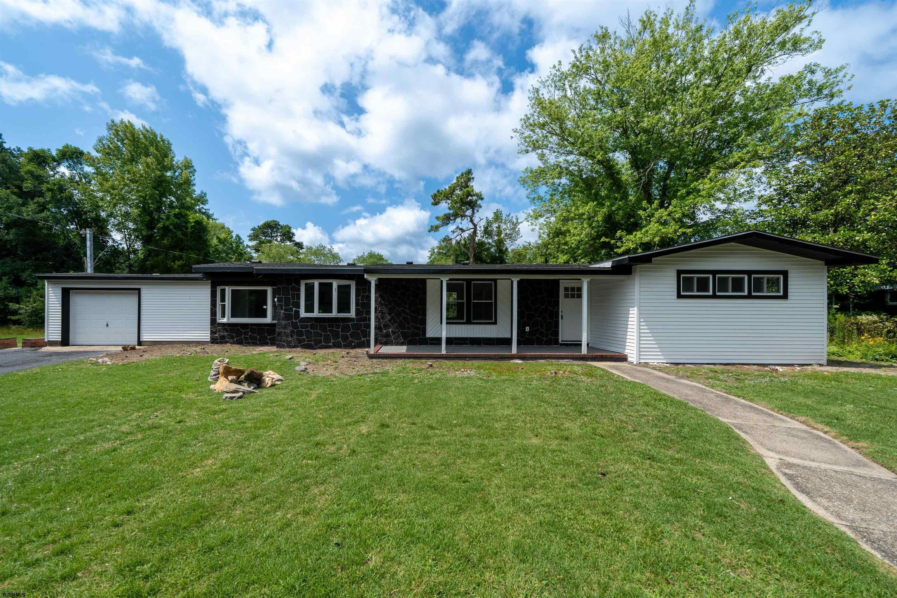5904 Clover Leaf Dr — photo