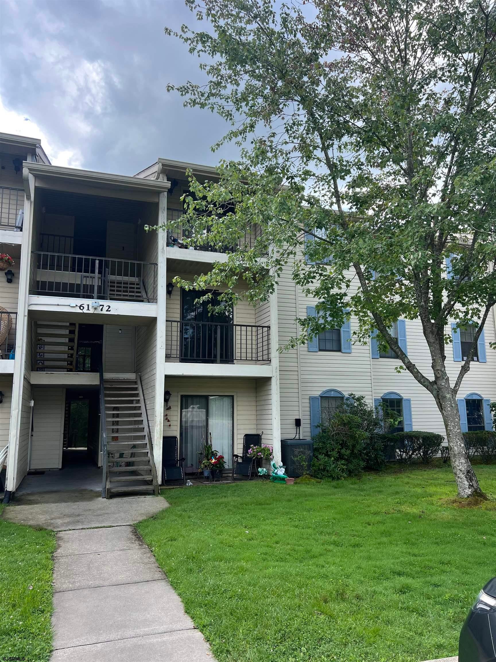 61 Colonial Court 61 — photo