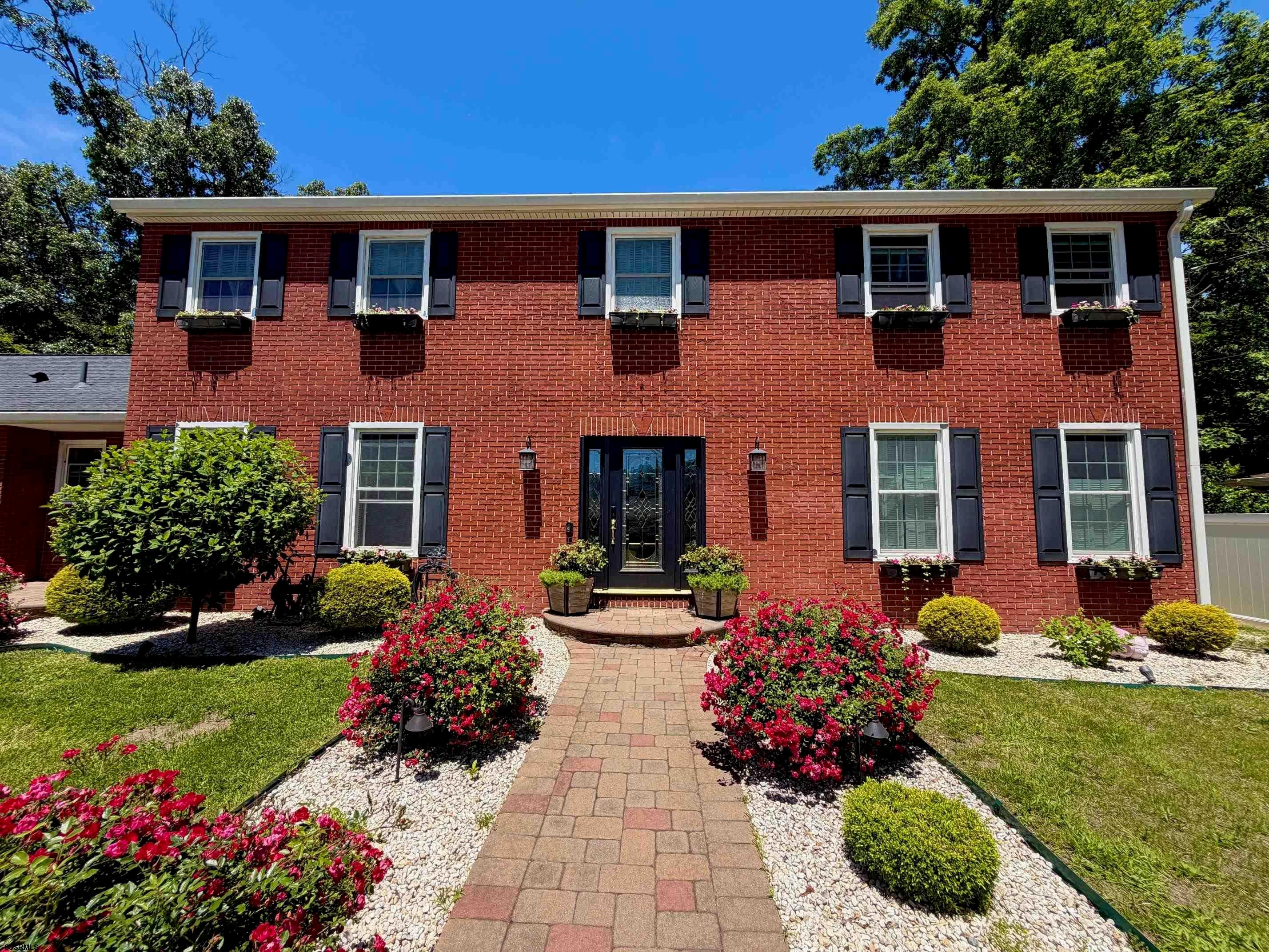 2460 Buttonwood Drive — photo