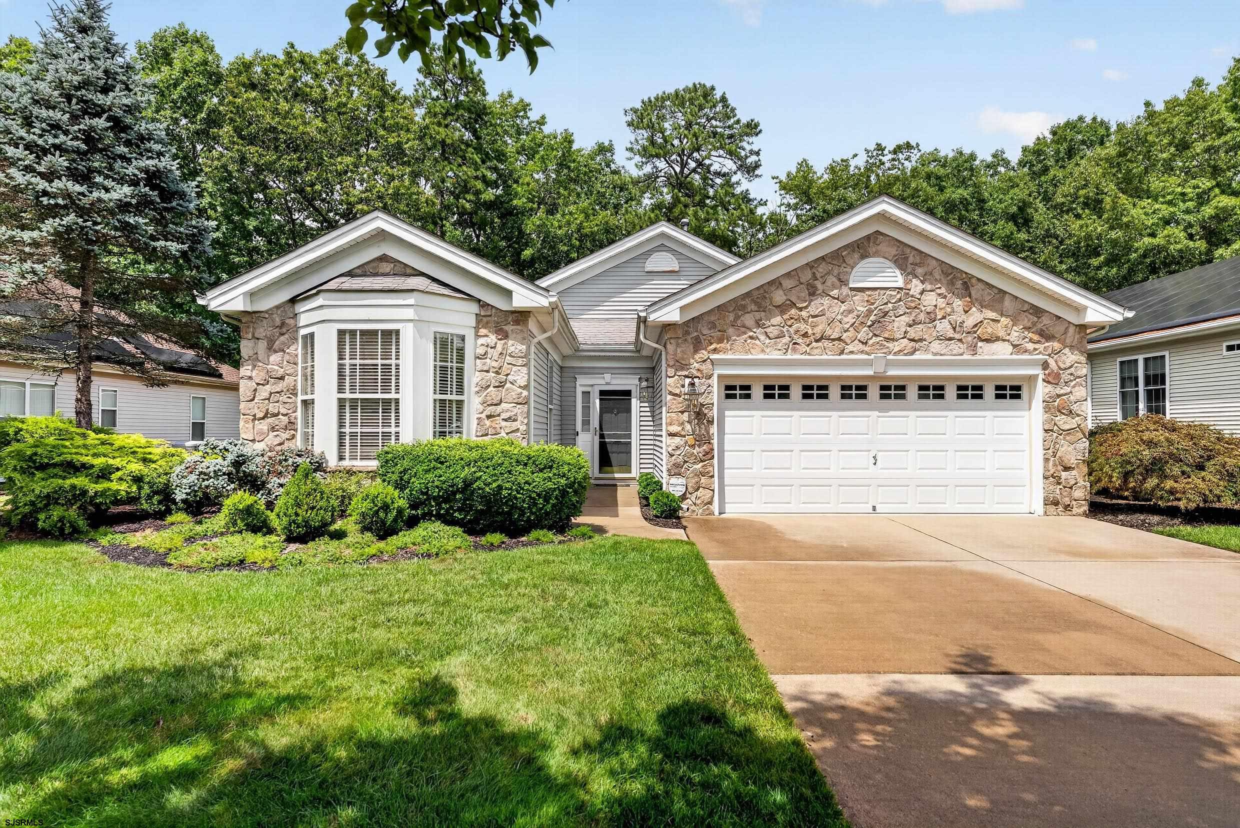 661 Country Club Dr — photo