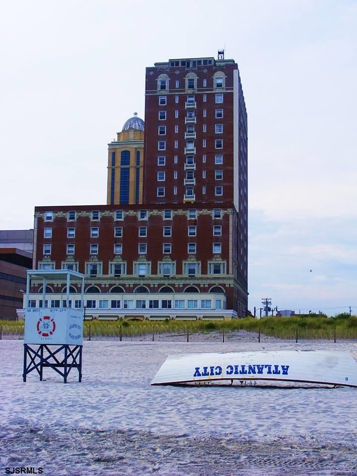 2721 Boardwalk 421 — photo