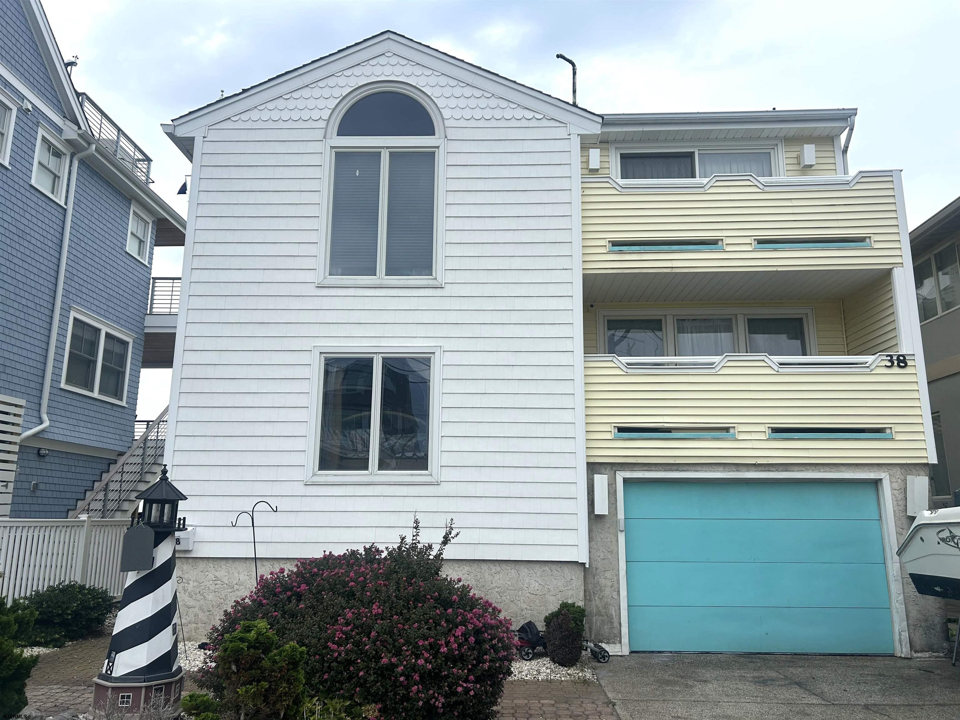 38 Bay — photo