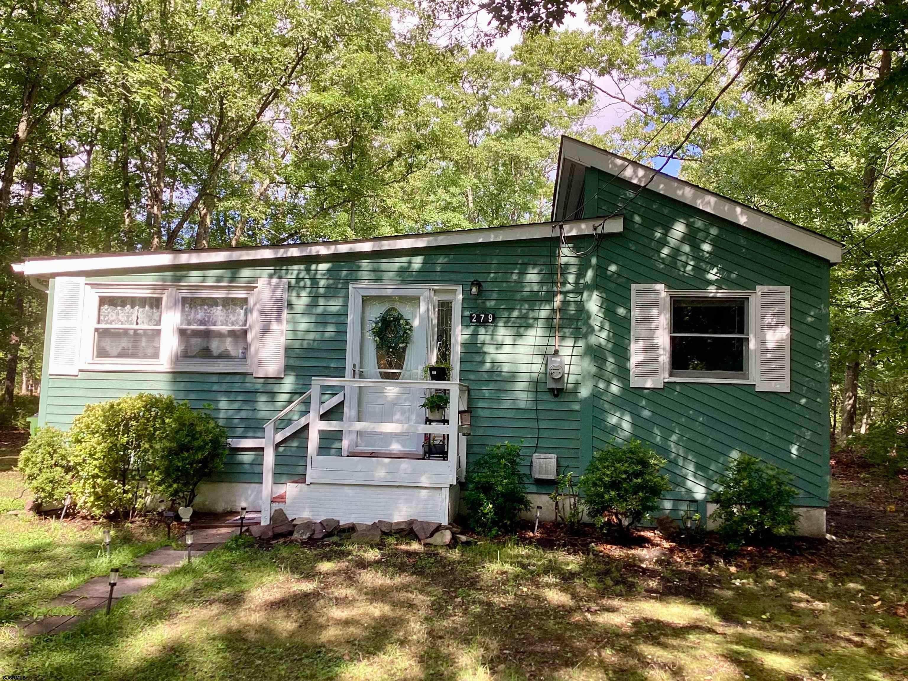 279 Pine Ave — photo