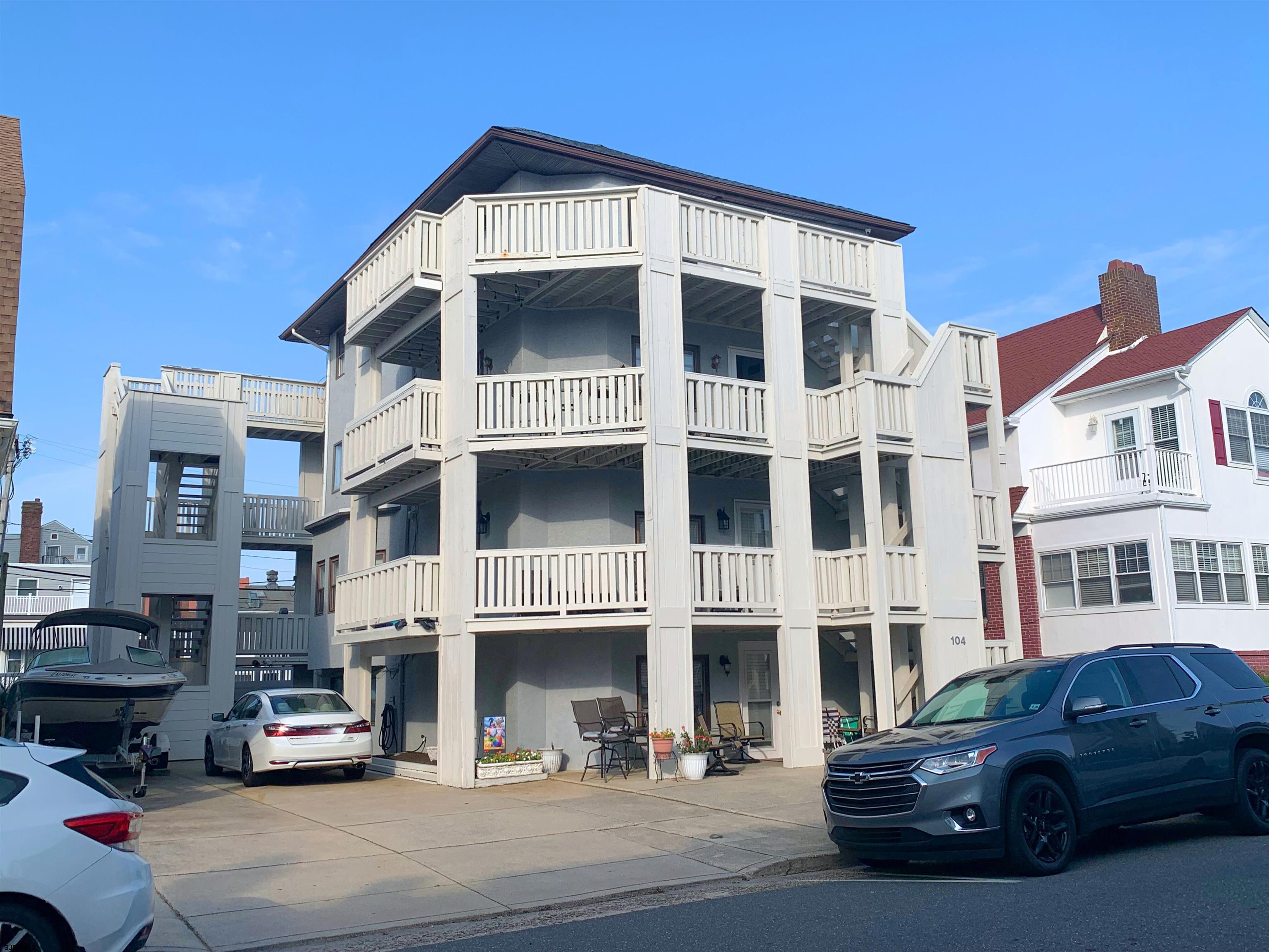 104 S Frankfort — photo
