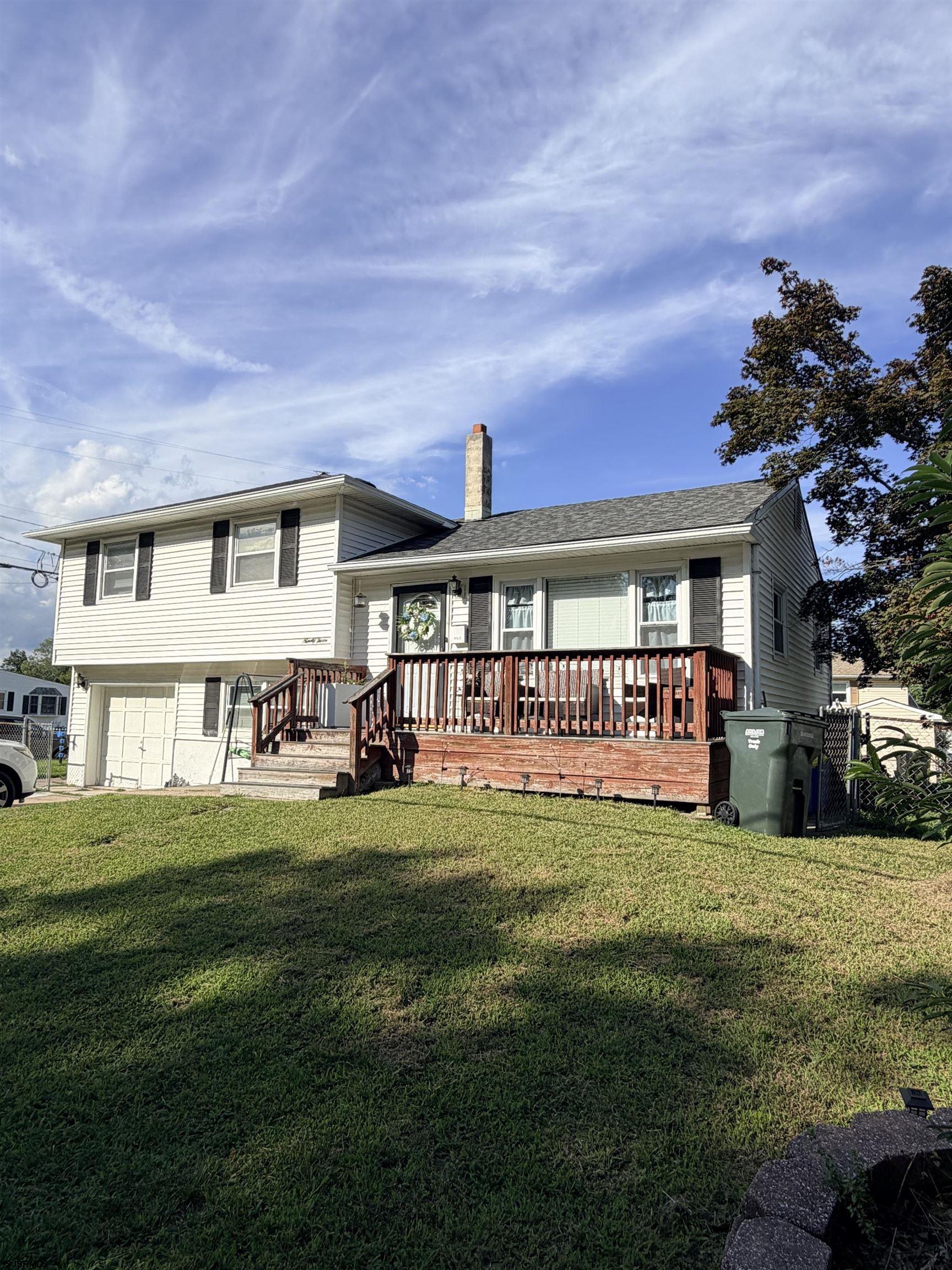 93 W Laurel Dr — photo