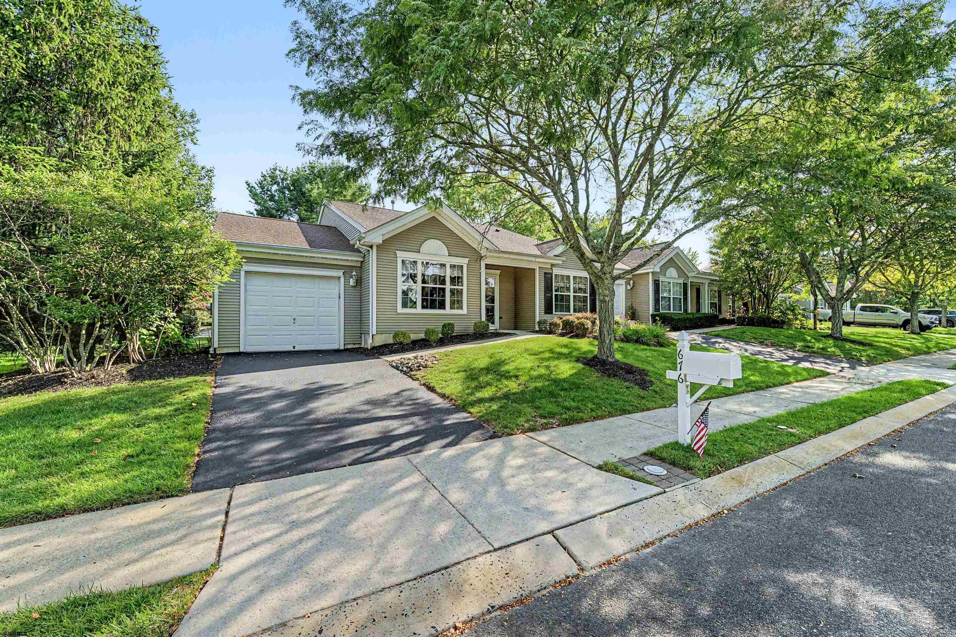 676 E Chancery 676 — photo