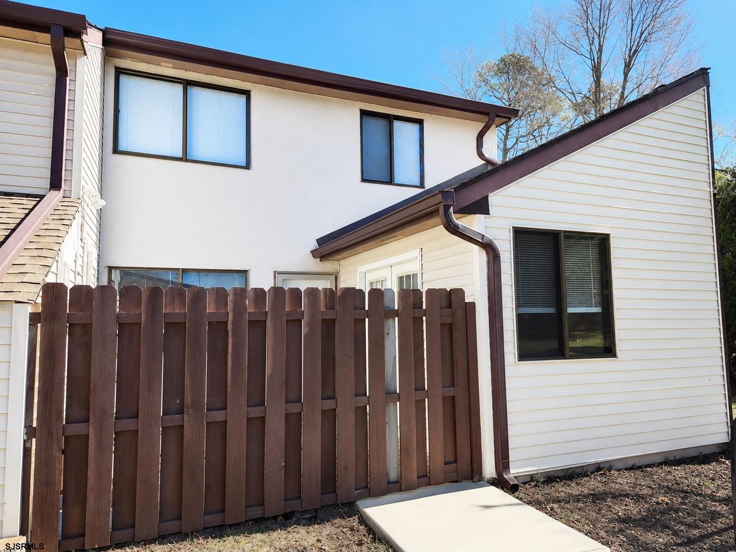 2837 Forsythia Ct — photo