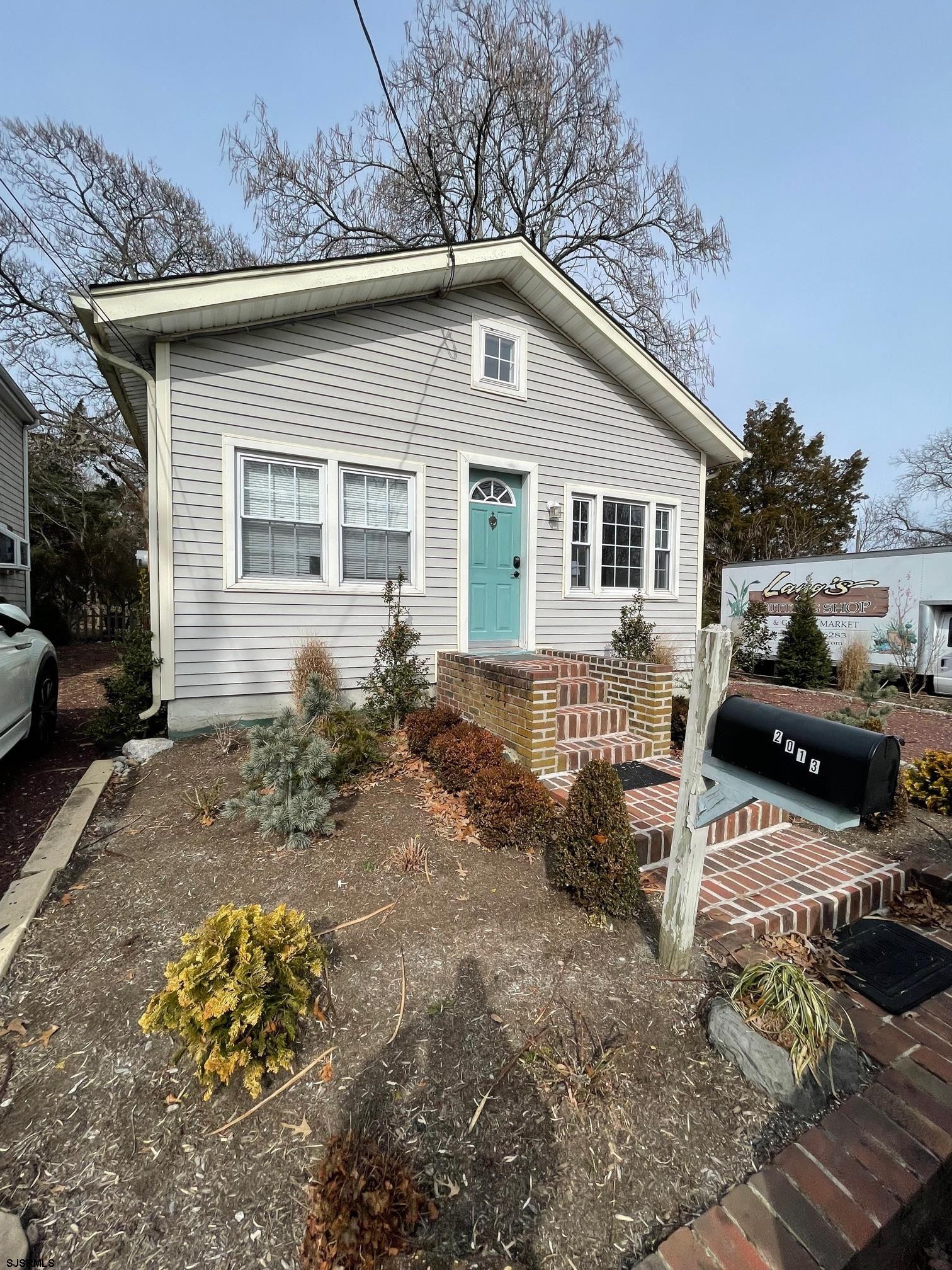 2013 West — photo
