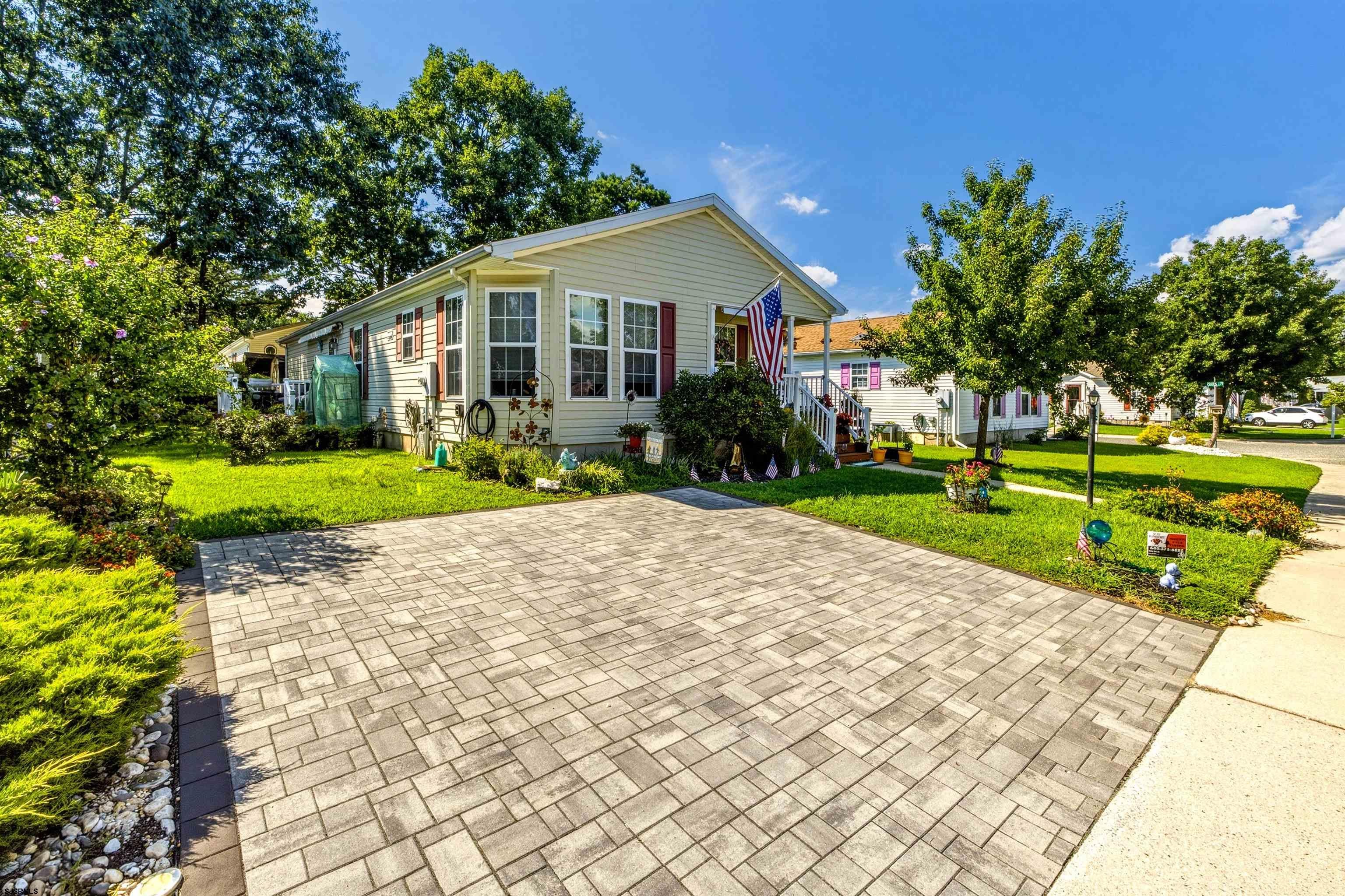 53 Redwood Dr — photo