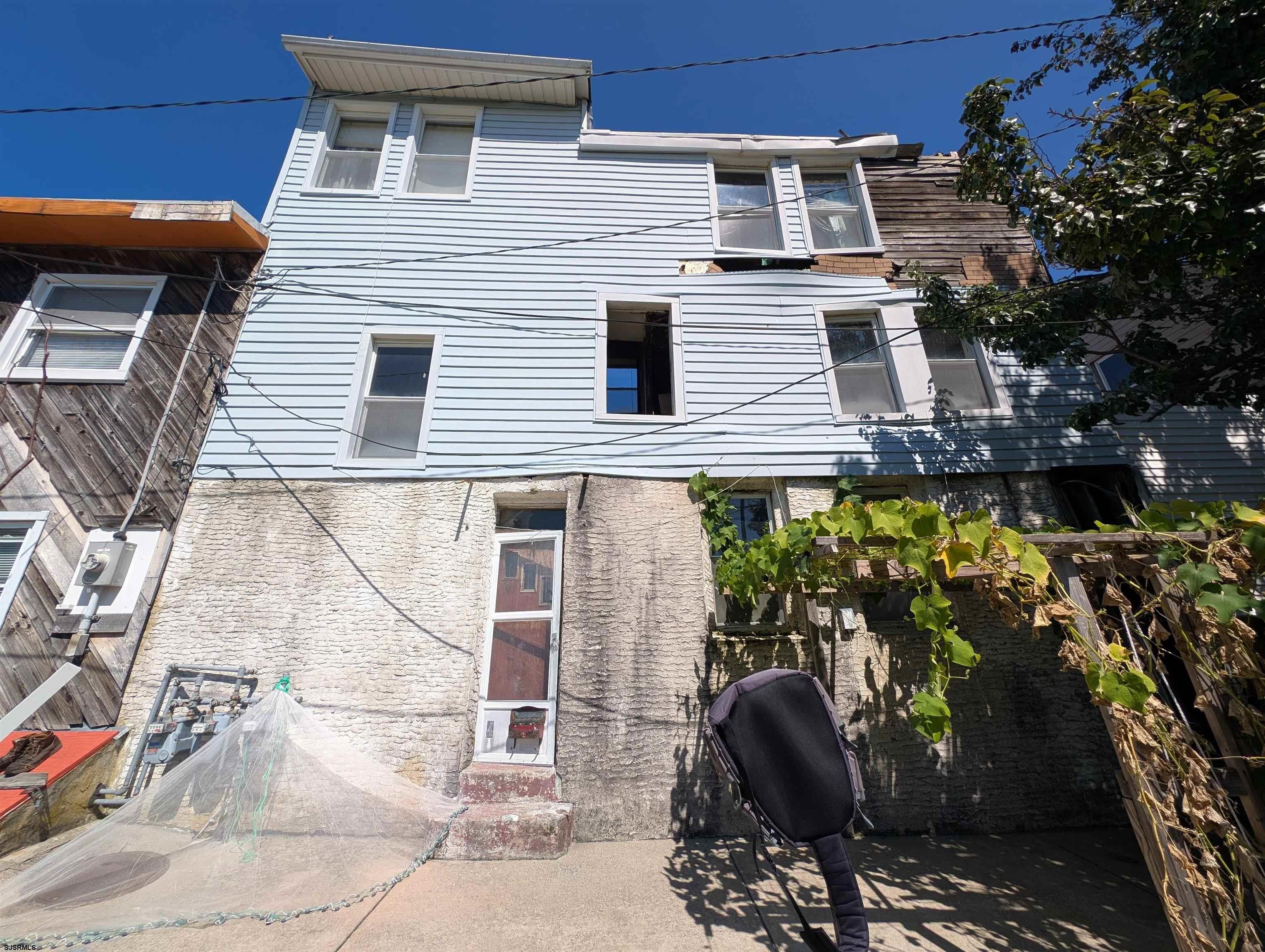 114 N Texas Ave — photo