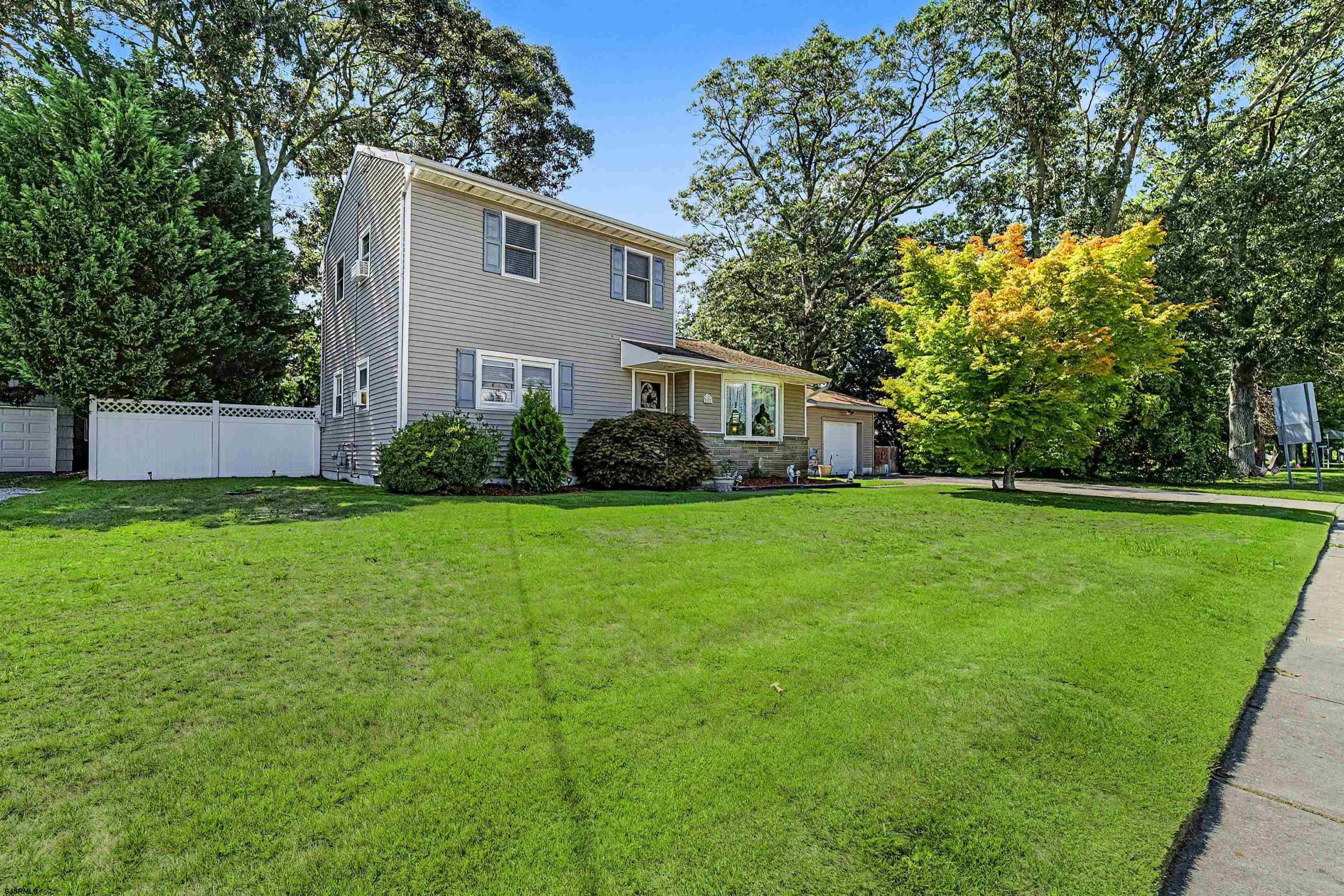 64 W Laurel Dr — photo