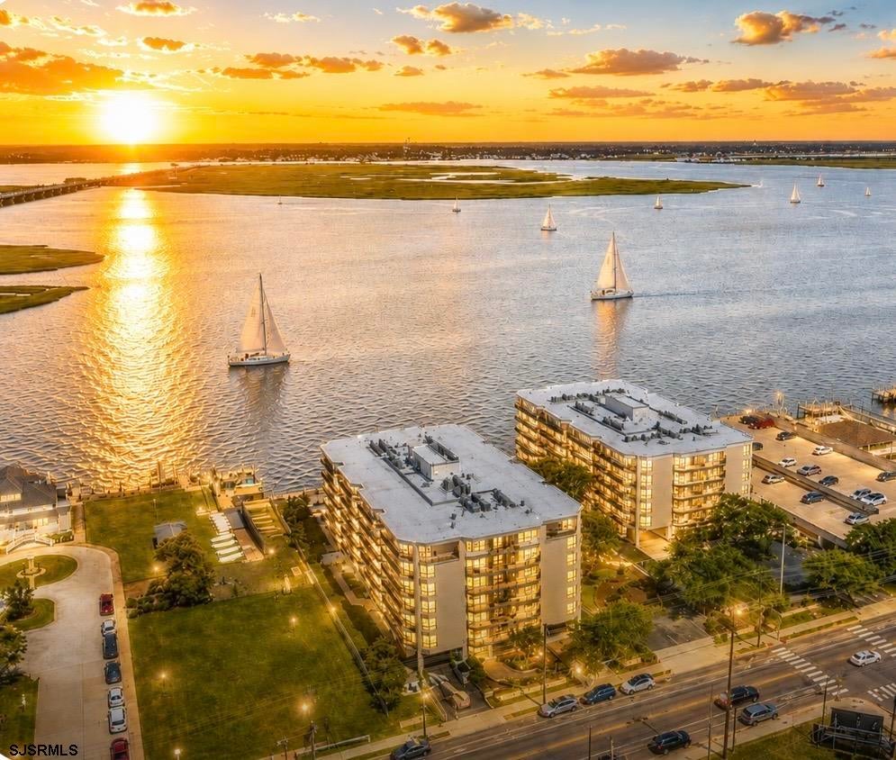 500 Bay 608 South — photo
