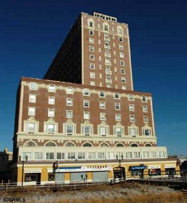 2721 Boardwalk 809 — photo