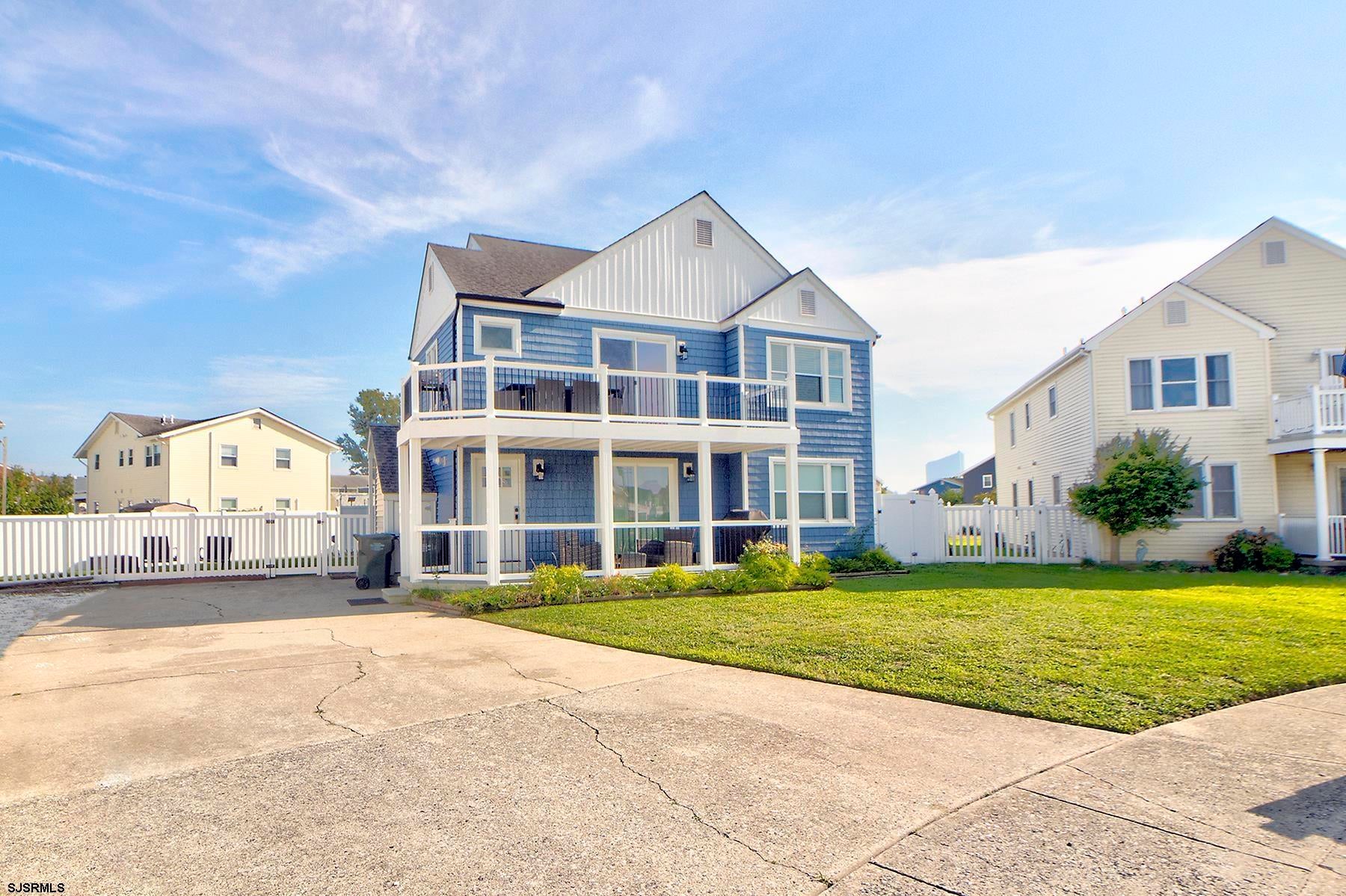 7 Lighthouse B — photo