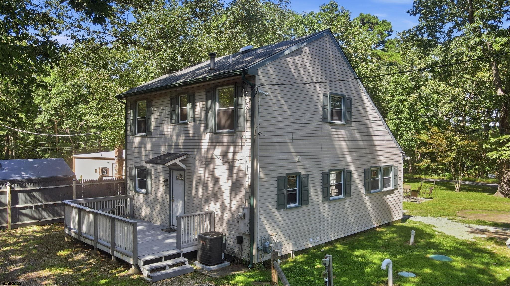 707 Lakeshore Dr — photo