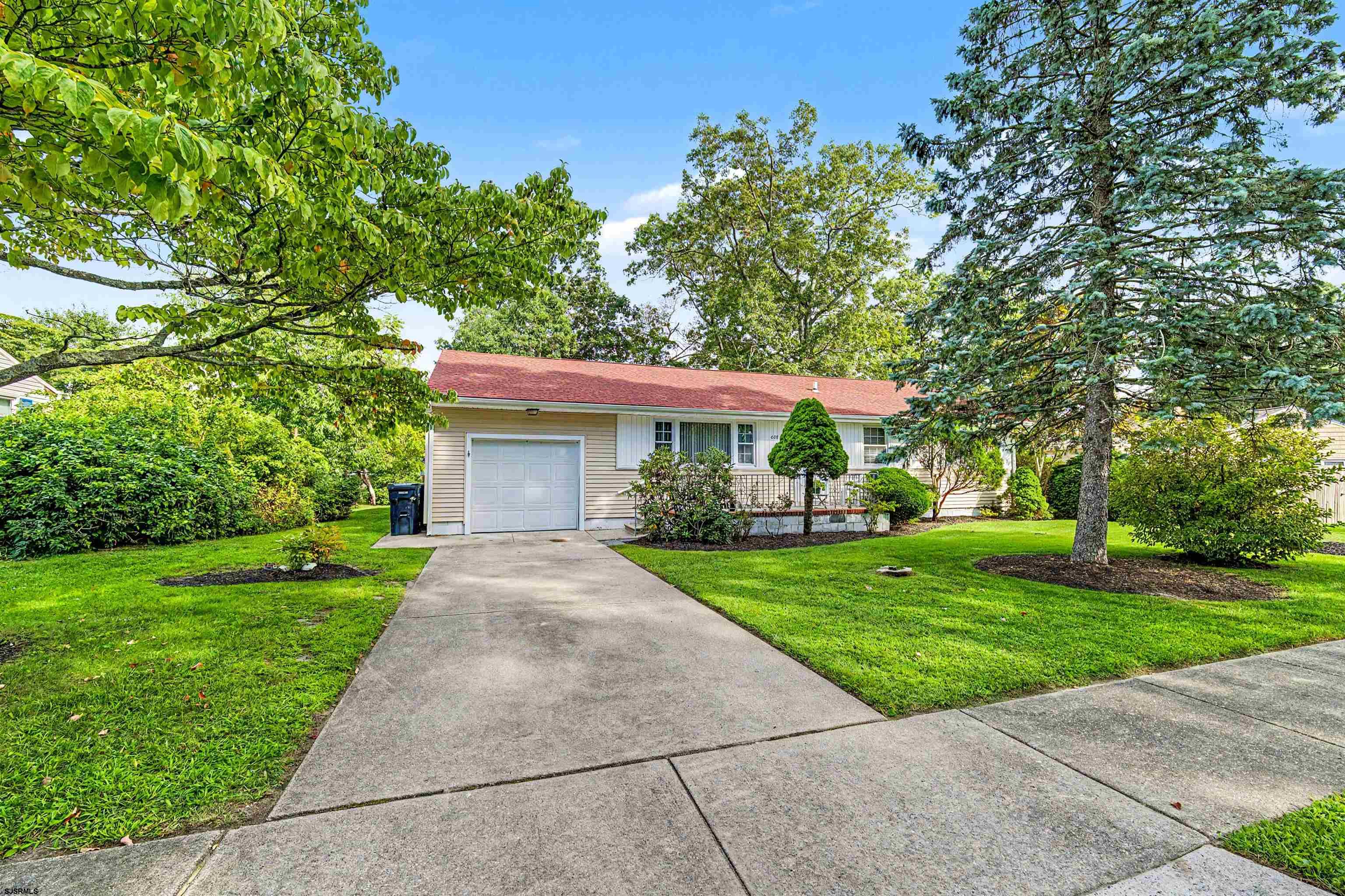 608 Yarmouth Ave — photo